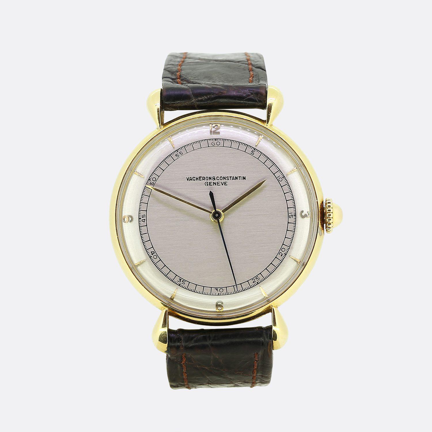 Il s'agit d'une montre magnifiquement réalisée par le designer Vacheron & Constantin. La montre est dotée d'un boîtier et d'une couronne en or jaune 18ct et d'un bracelet en cuir brun foncé avec une boucle en or jaune 18ct.

Condit : Utilisé