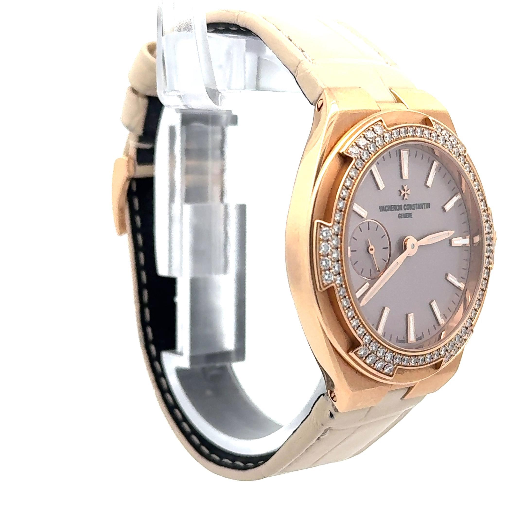 Orologio Vacheron Constantin Overseas 2305V 37 mm con lunetta in oro rosa 18 carati e diamanti in vendita 1