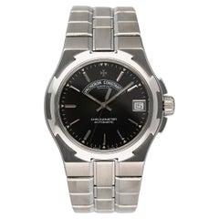 Vacheron Constantin: Edelstahl-Uhr Overseas 42050 mit schwarzem Zifferblatt