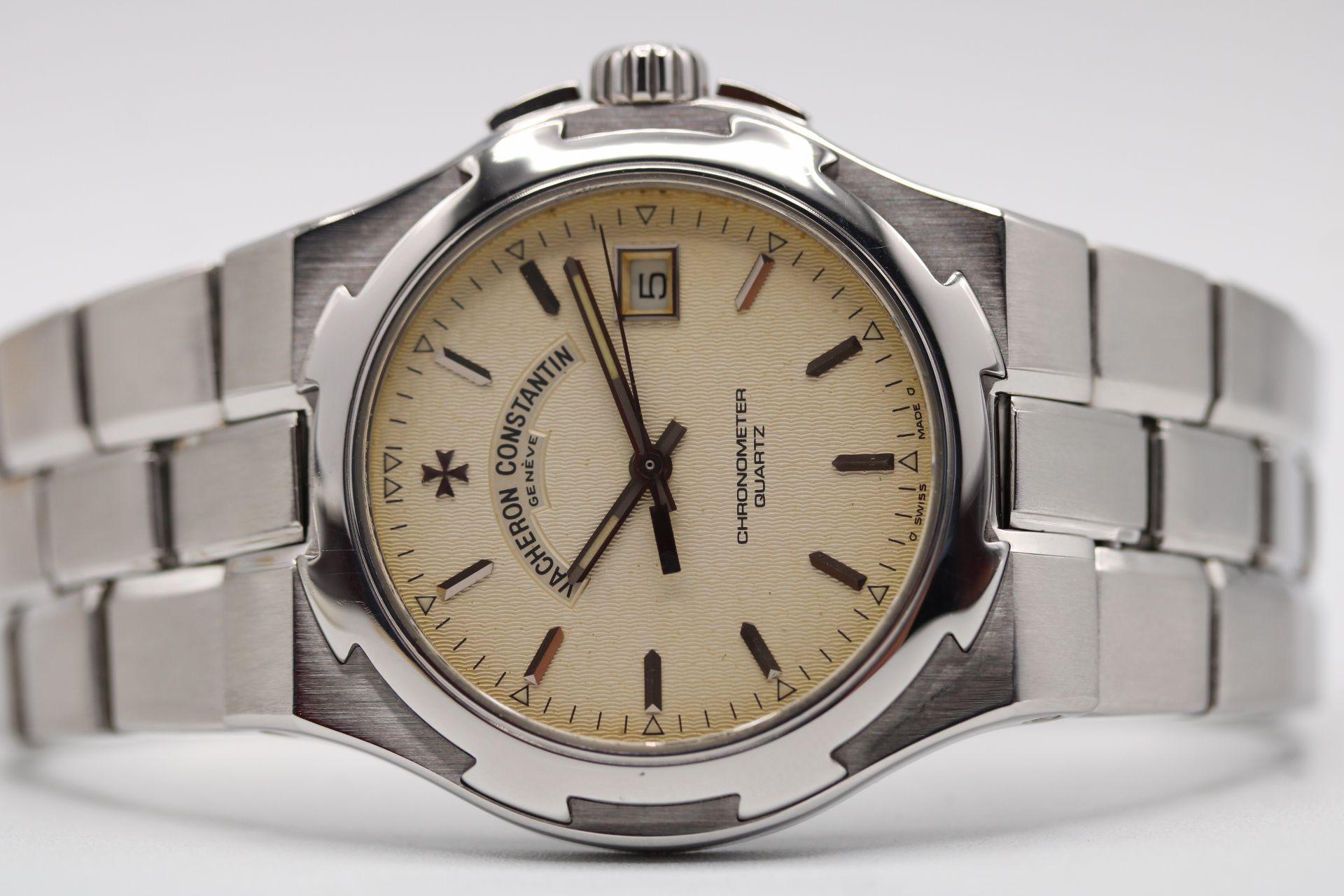 This Vacheron Constantin Overseas 72040/423A is a wonderful example. This is a quartz battery powered movement house in the 37mm stainless steel case. The 72040/423A has just a limited production run hence why very few are seen available for