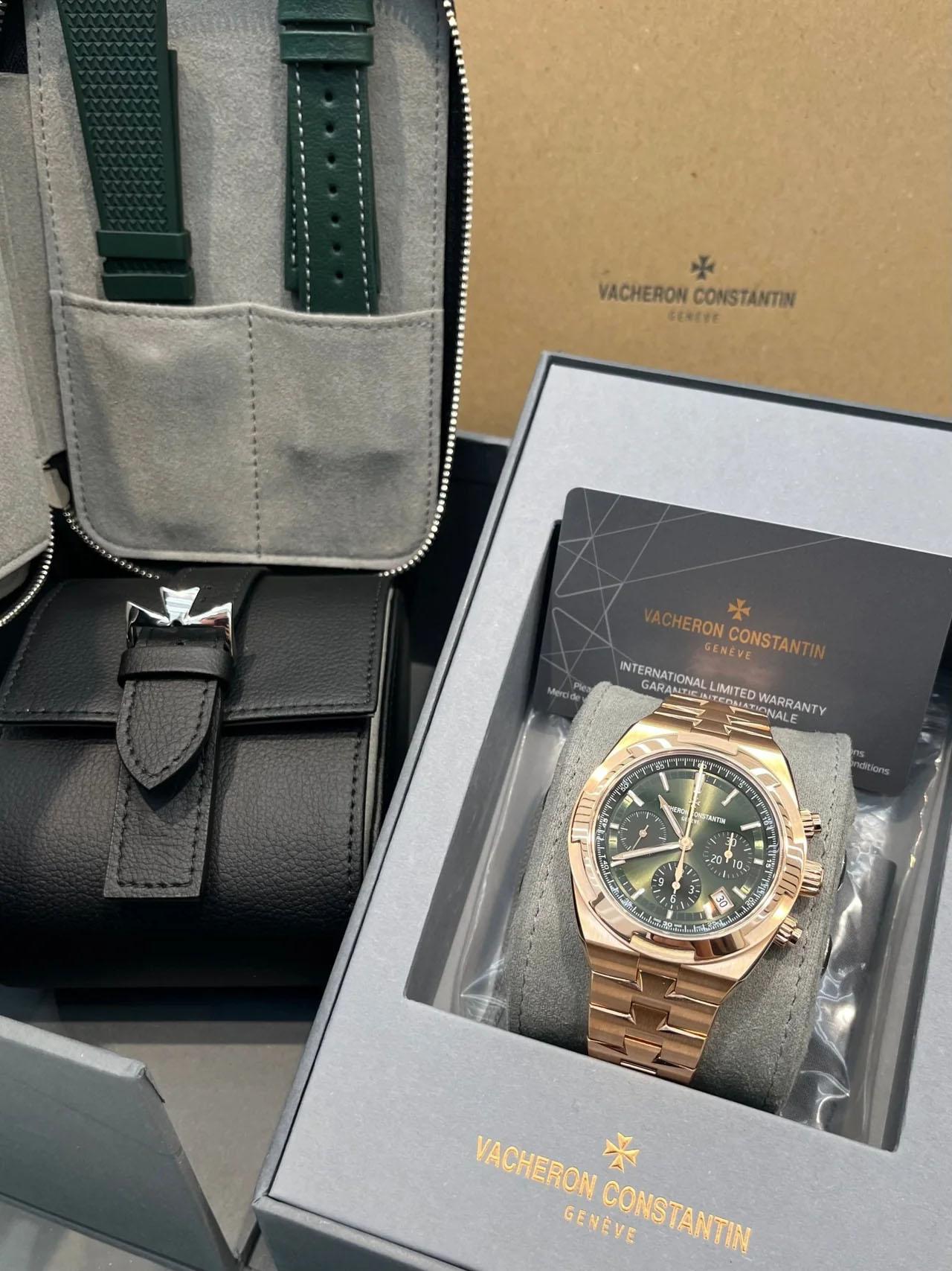 Vacheron Constantin Overseas Chronograph Rose Gold Green Dial 5520V/210R-B966 For Sale 7
