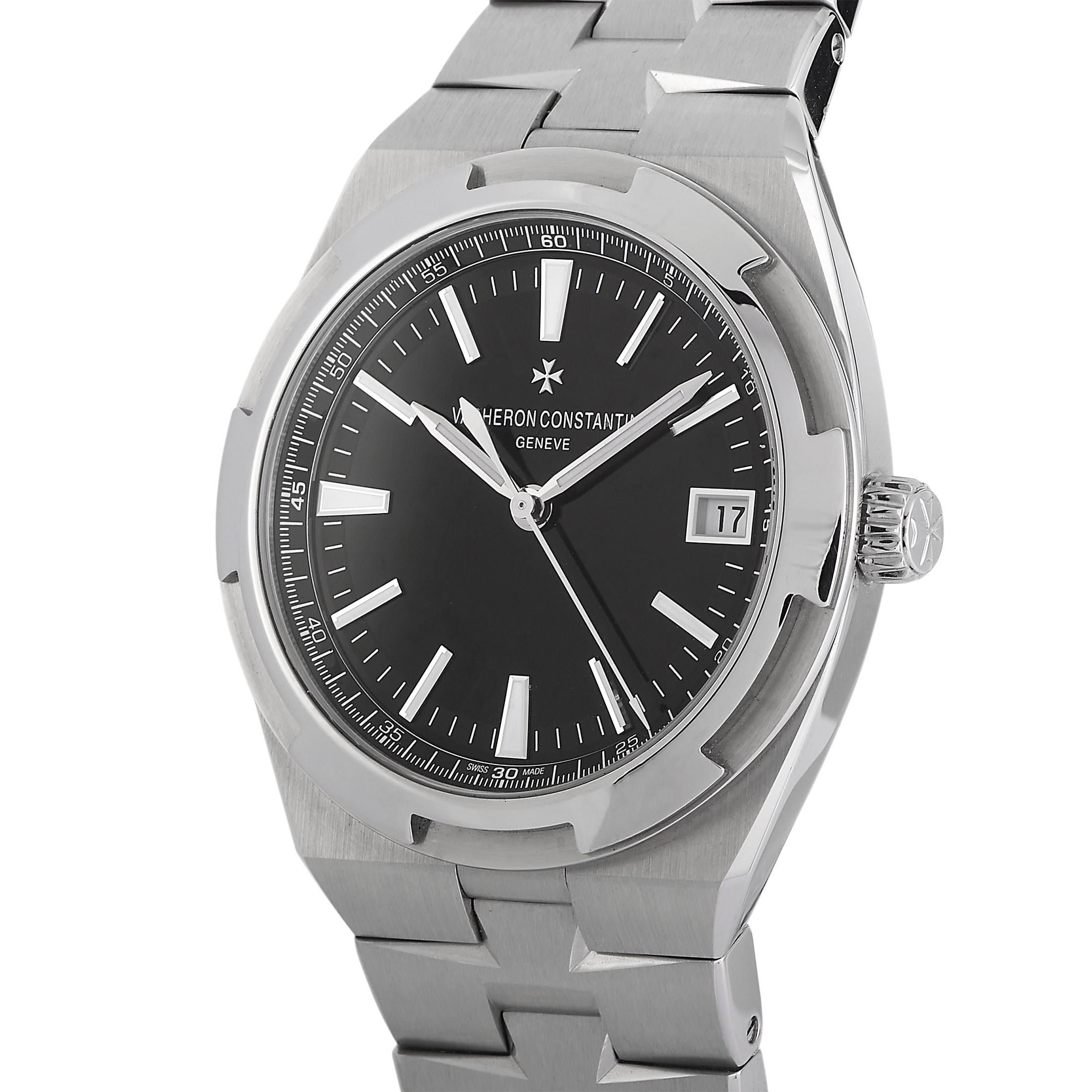 The Vacheron Constantin Overseas Watch, reference number 4500V/110A-B483, possesses an inherent sense of refinement. 

This sleek, simple timepiece features a 41mm Stainless Steel case accented by a fixed Stainless Steel bezel. On the black dial,