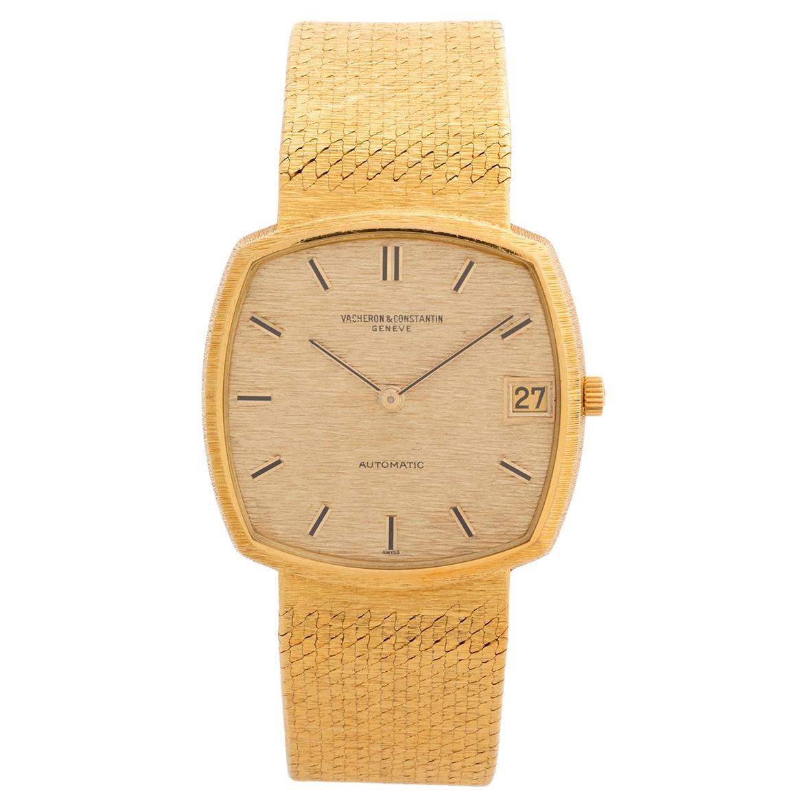 Our very rare and exquisite vintage Vacheron Constantin features an 18k yellow gold case with a beautiful bark effect dial and integrated 18k yellow gold milanese bark bracelet which combined, measures 180mm. The case of 32 x 32mm perfectly evokes