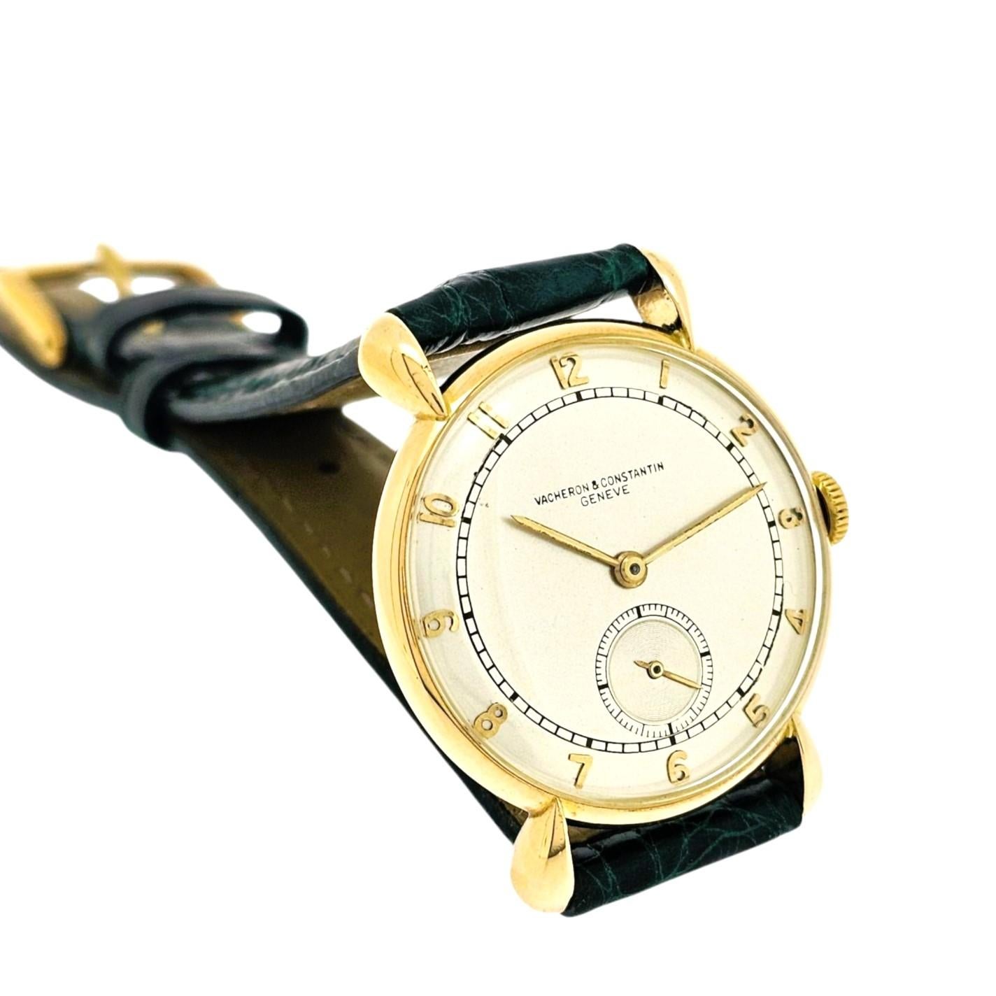 Art Deco Vacheron Constatin 4126J, 14K yellow gold Tear drop Lugs-Unisex Circa 1940's For Sale