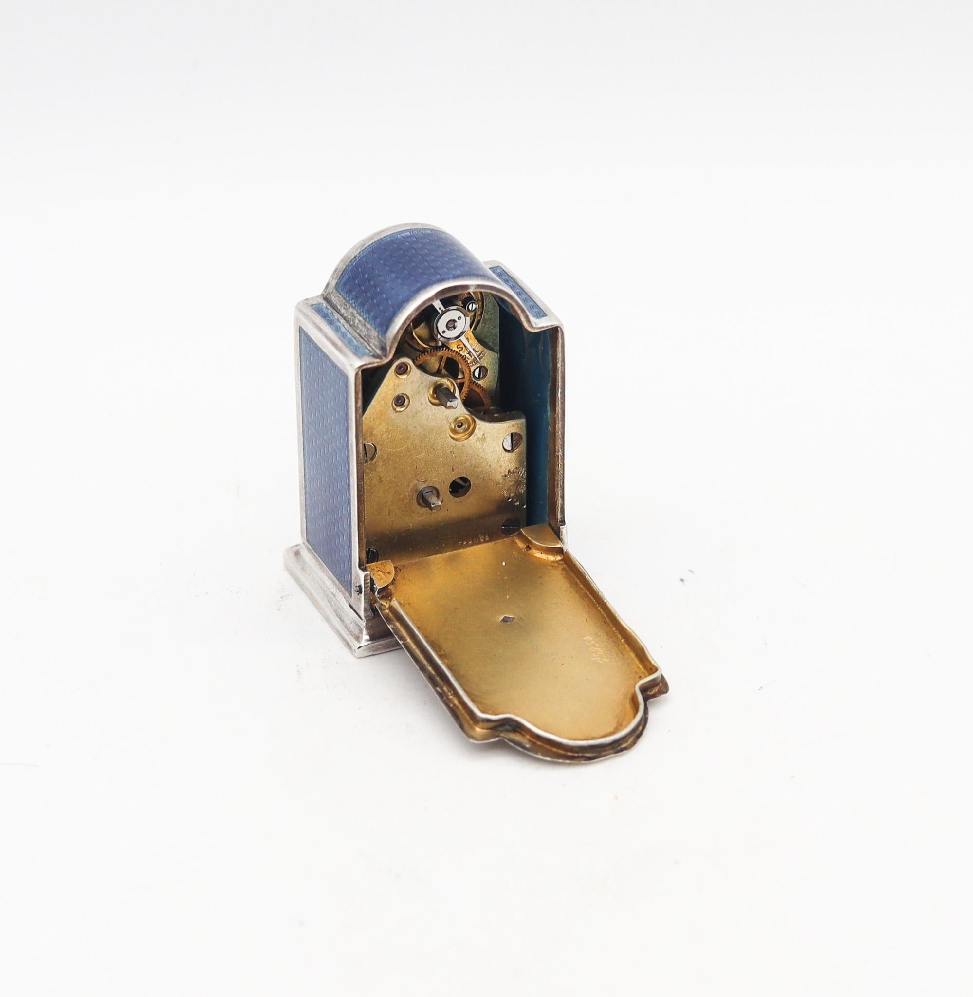 VACHET Paris 1910 Edwardian Miniature Pendule Guillochée Emaillée En Argent .800 Excellent état - En vente à Miami, FL