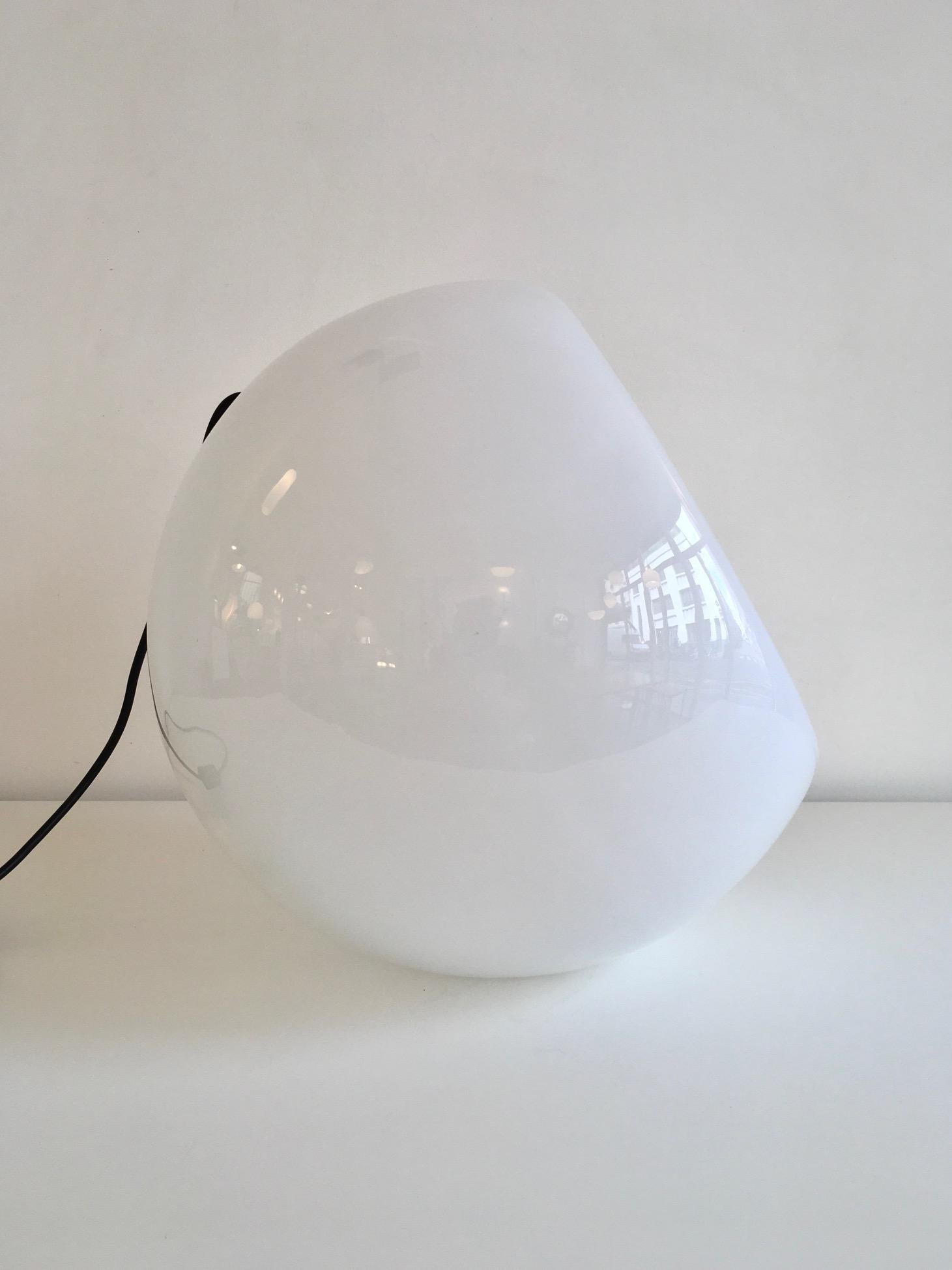 French Vacuna Table Lamp