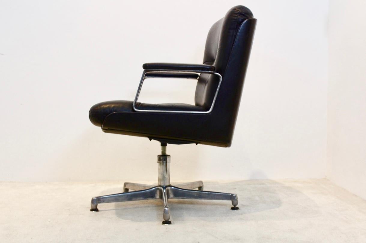 Vaghi Executive Leather Swivel Chair, Italy 1