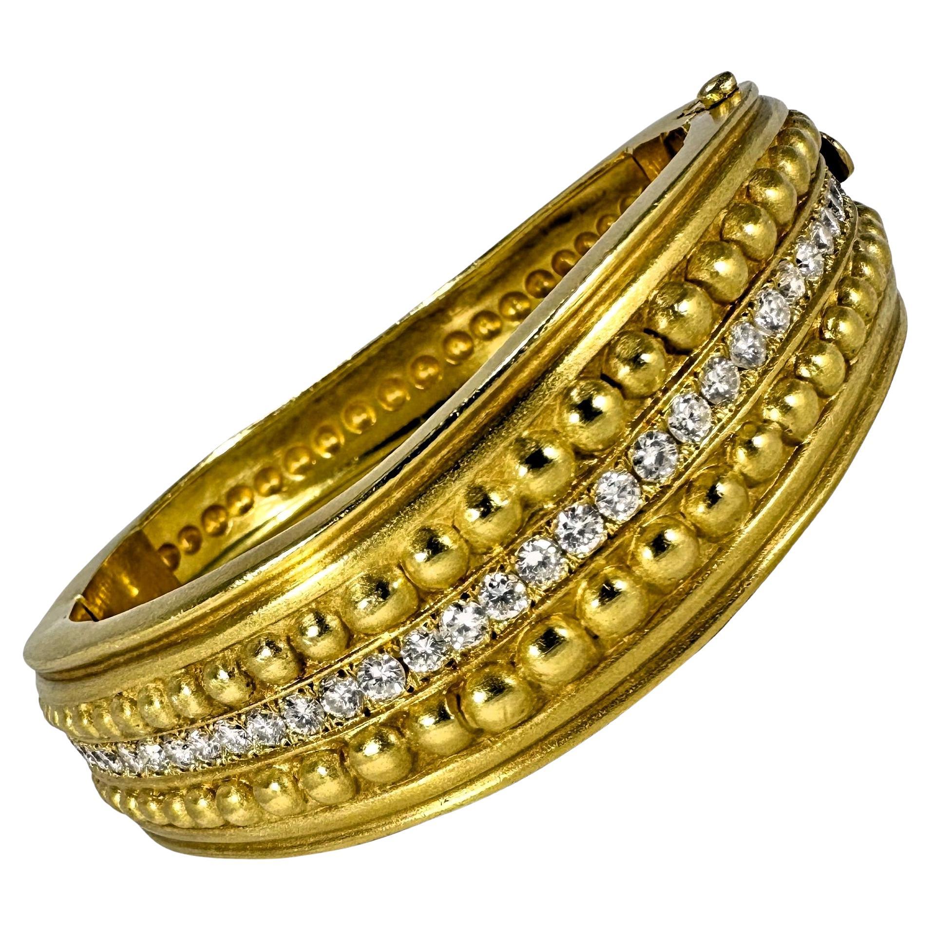 Vahe Naltchayan Manchette style vague en or jaune 18 carats avec diamants