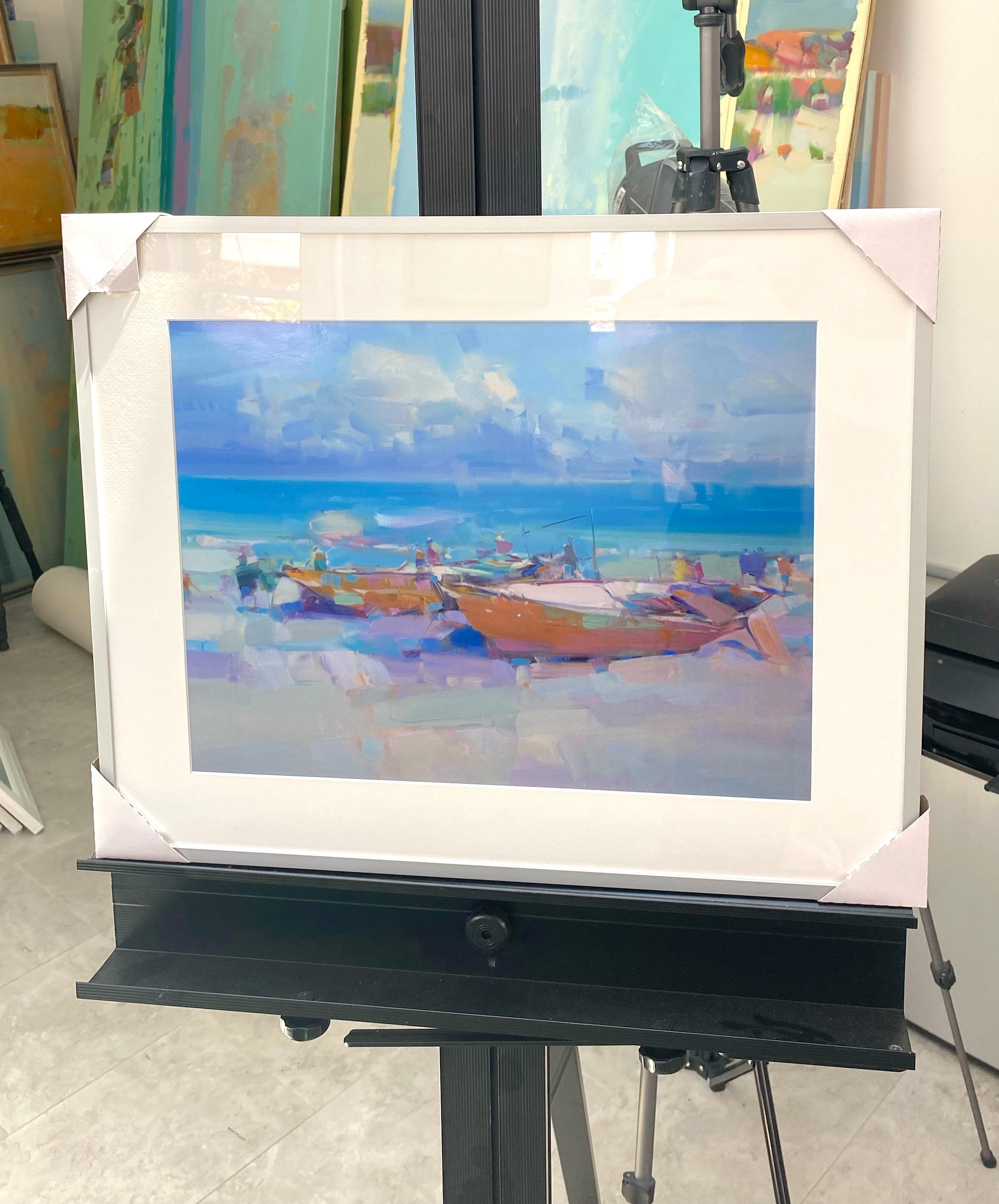 Barcos en la orilla, Impresión sobre papel satinado, Enmarcado - Landscape Print Gris de Vahe Yeremyan