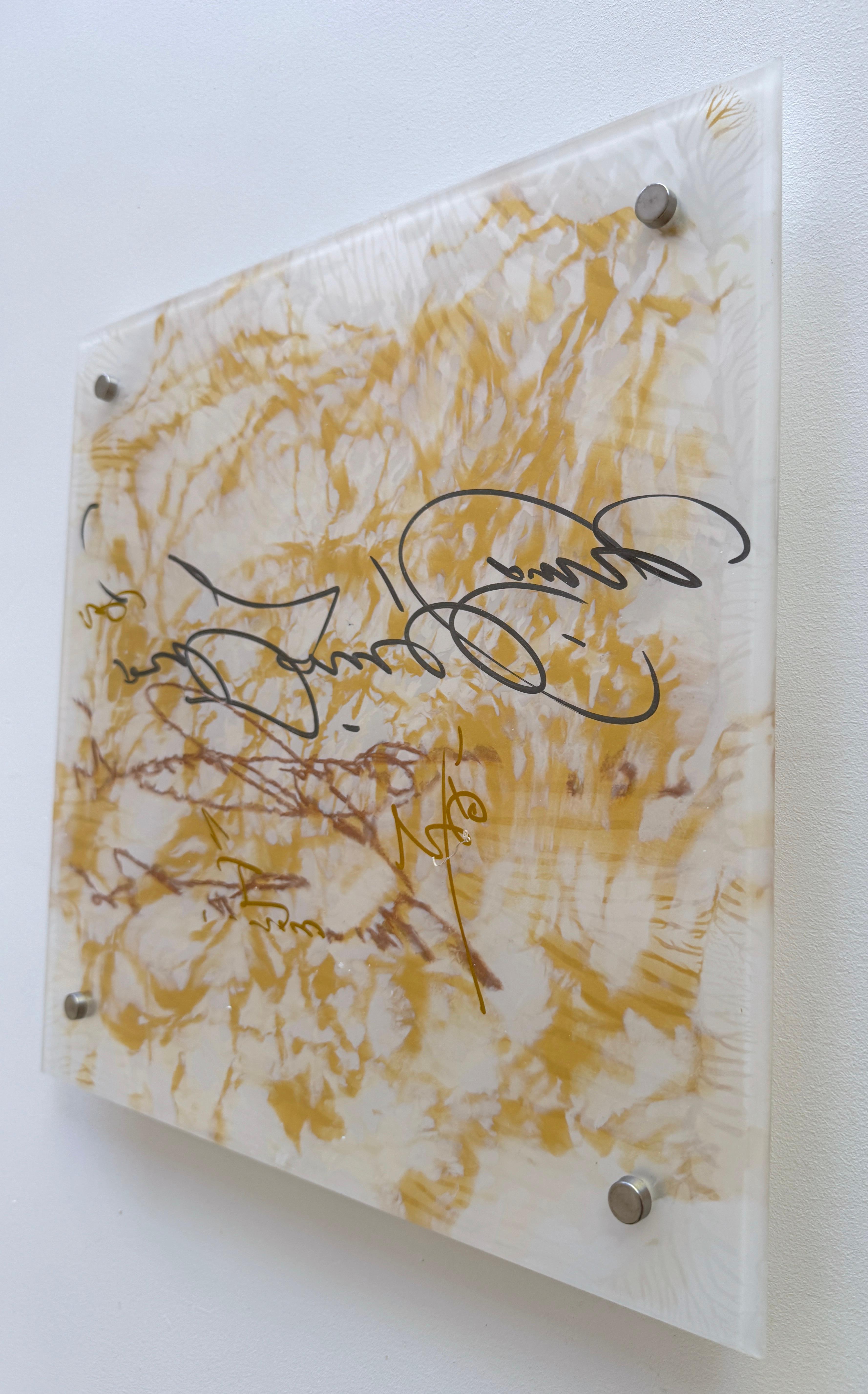 Artista: Vahe Yeremyan 
Lavoro: Pittura originale, opera d'arte fatta a mano, pezzo unico 
Mezzo: Acrilico su plexiglass
Year: 2025
Stile: Arte contemporanea, 
Titolo: Firma in oro 2
Dimensioni: 14