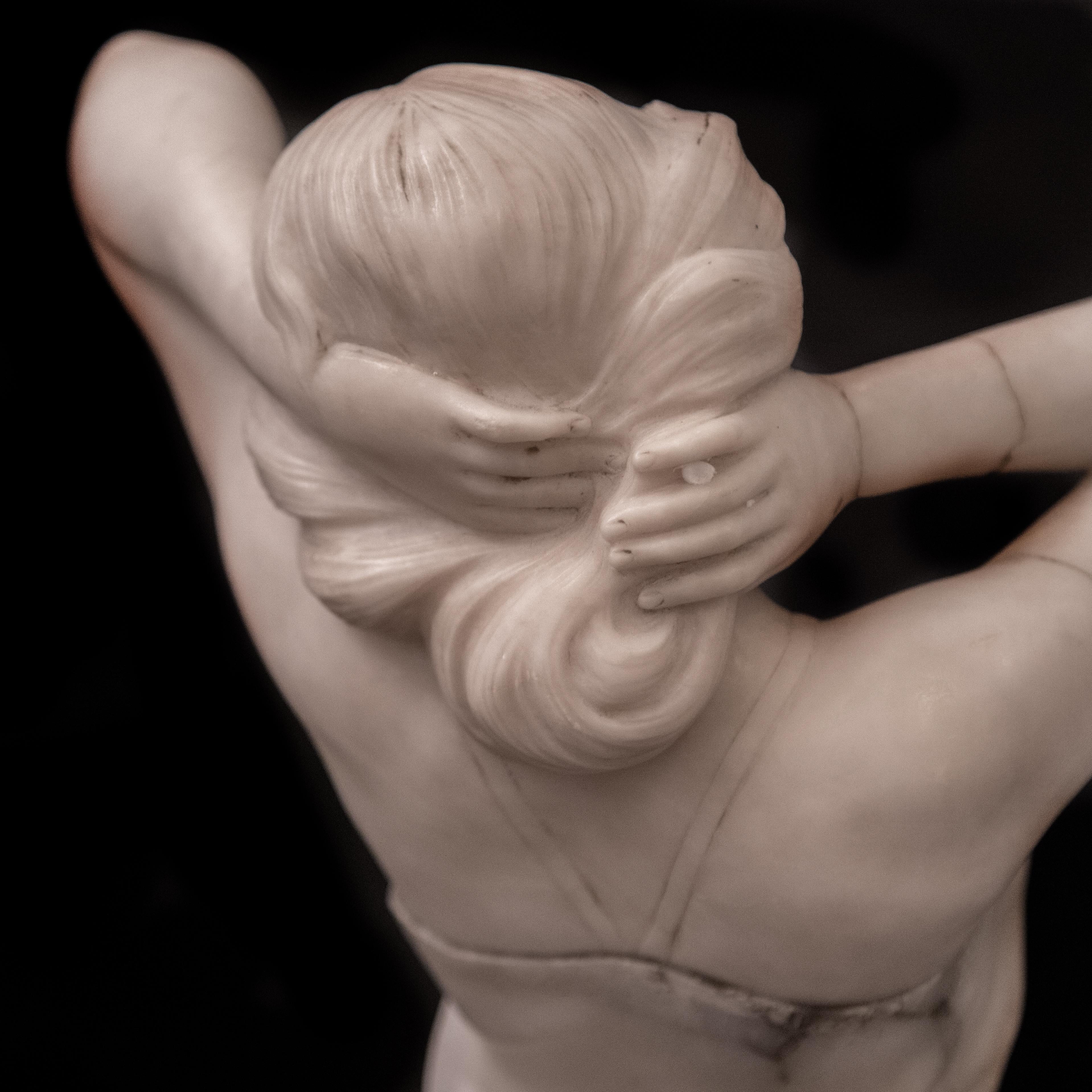 Sculpture italienne - Femme nue sculptée, 1890, Italie en vente 8