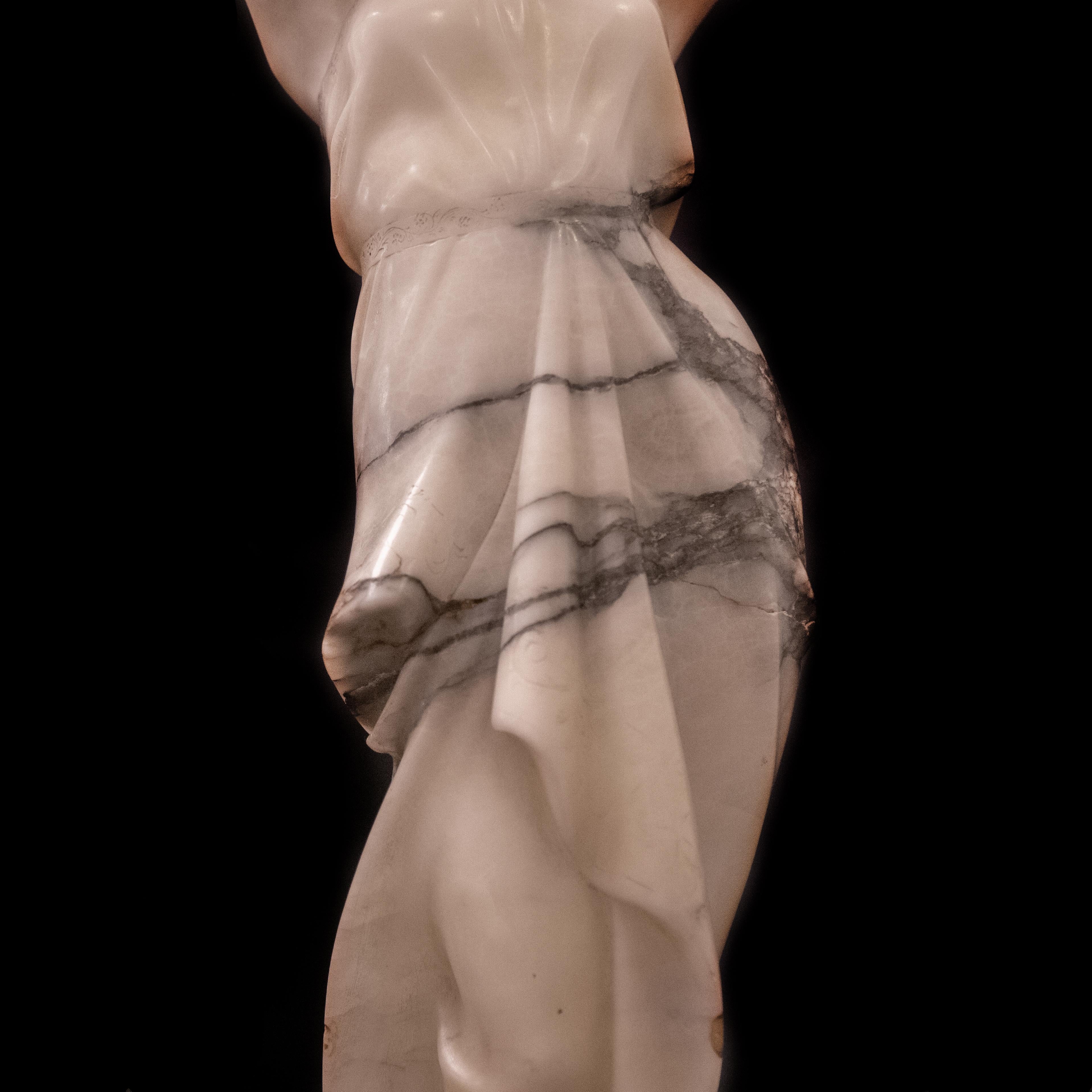 Sculpture italienne - Femme nue sculptée, 1890, Italie en vente 1