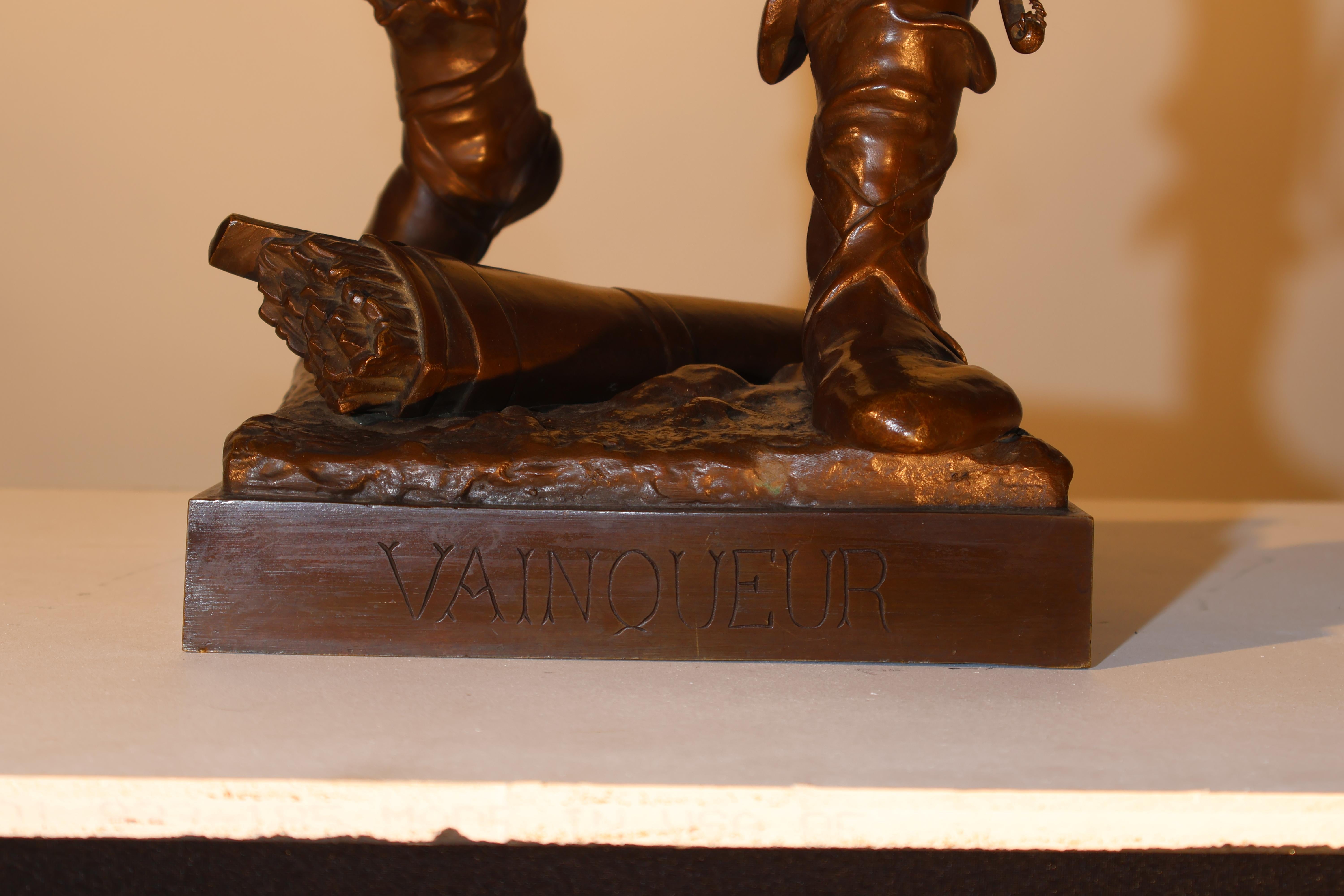 Vainqueur (Vittorioso) Bronzo francese di E. Marioton (1857-1933) in vendita 8