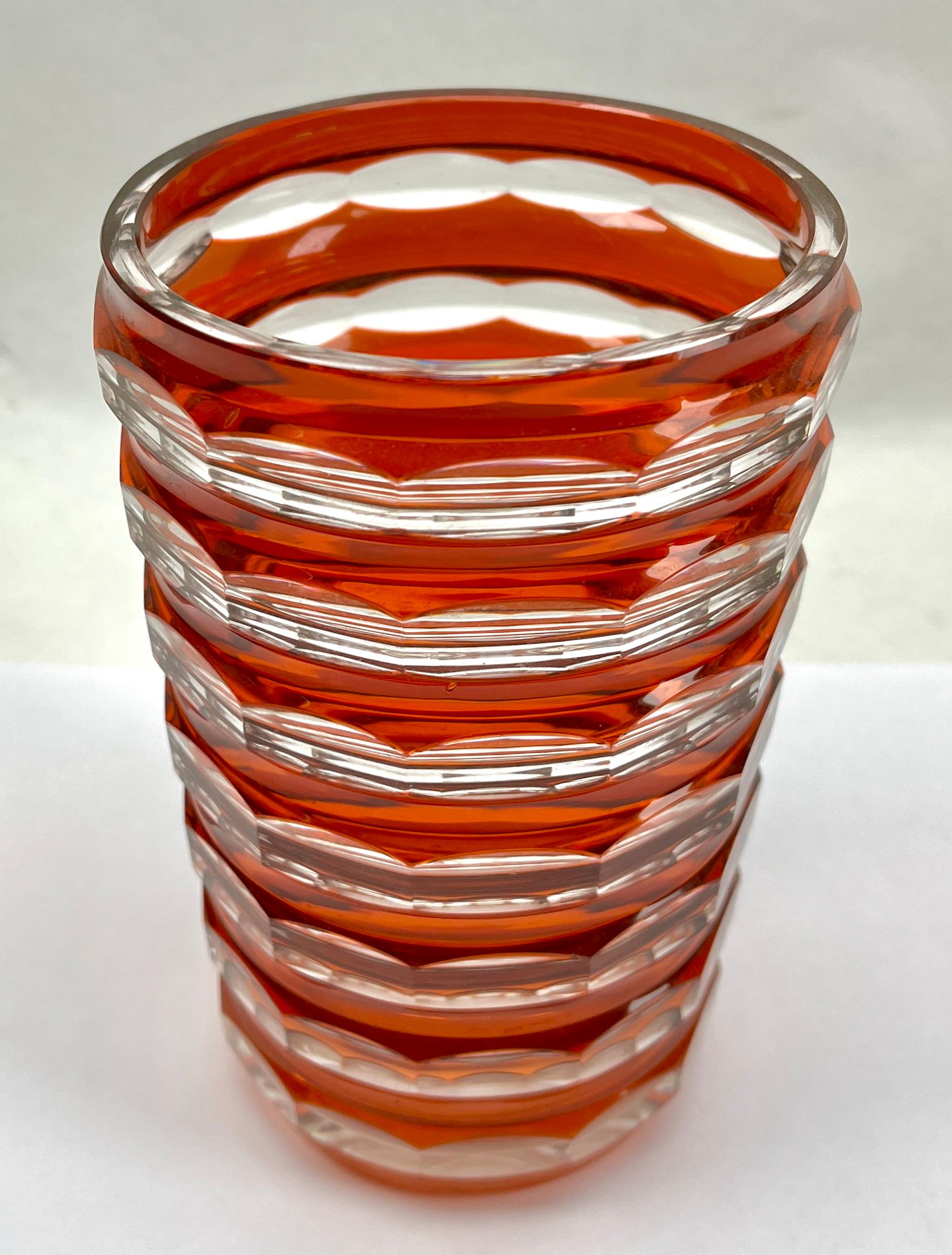 Belge Val Saint Lambert Vase en cristal Art Déco taillé à la main, années 1950 en vente