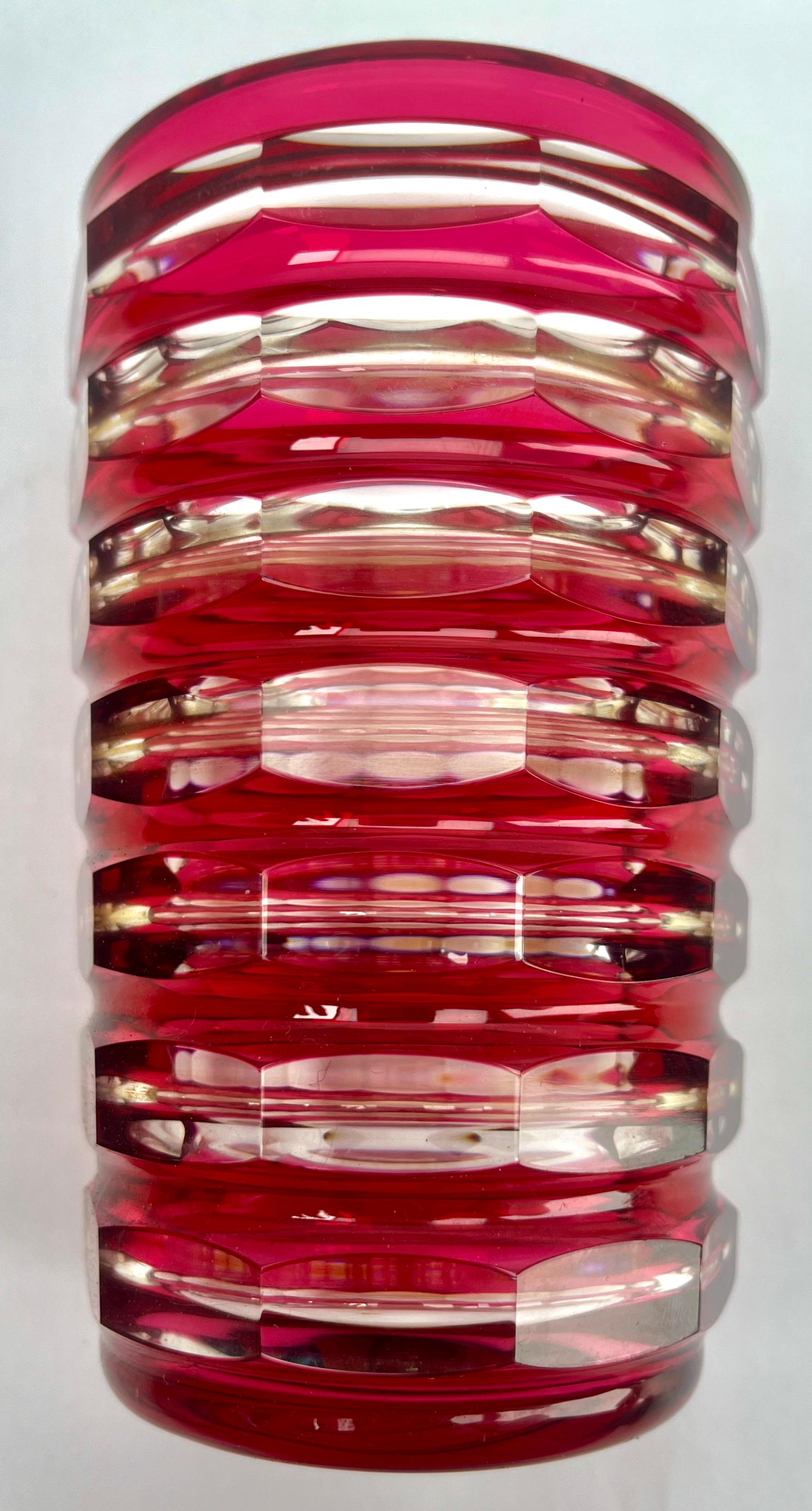 Cristallo Vaso di cristallo Art Déco Val Saint Lambert tagliato a vivo, anni '50 in vendita