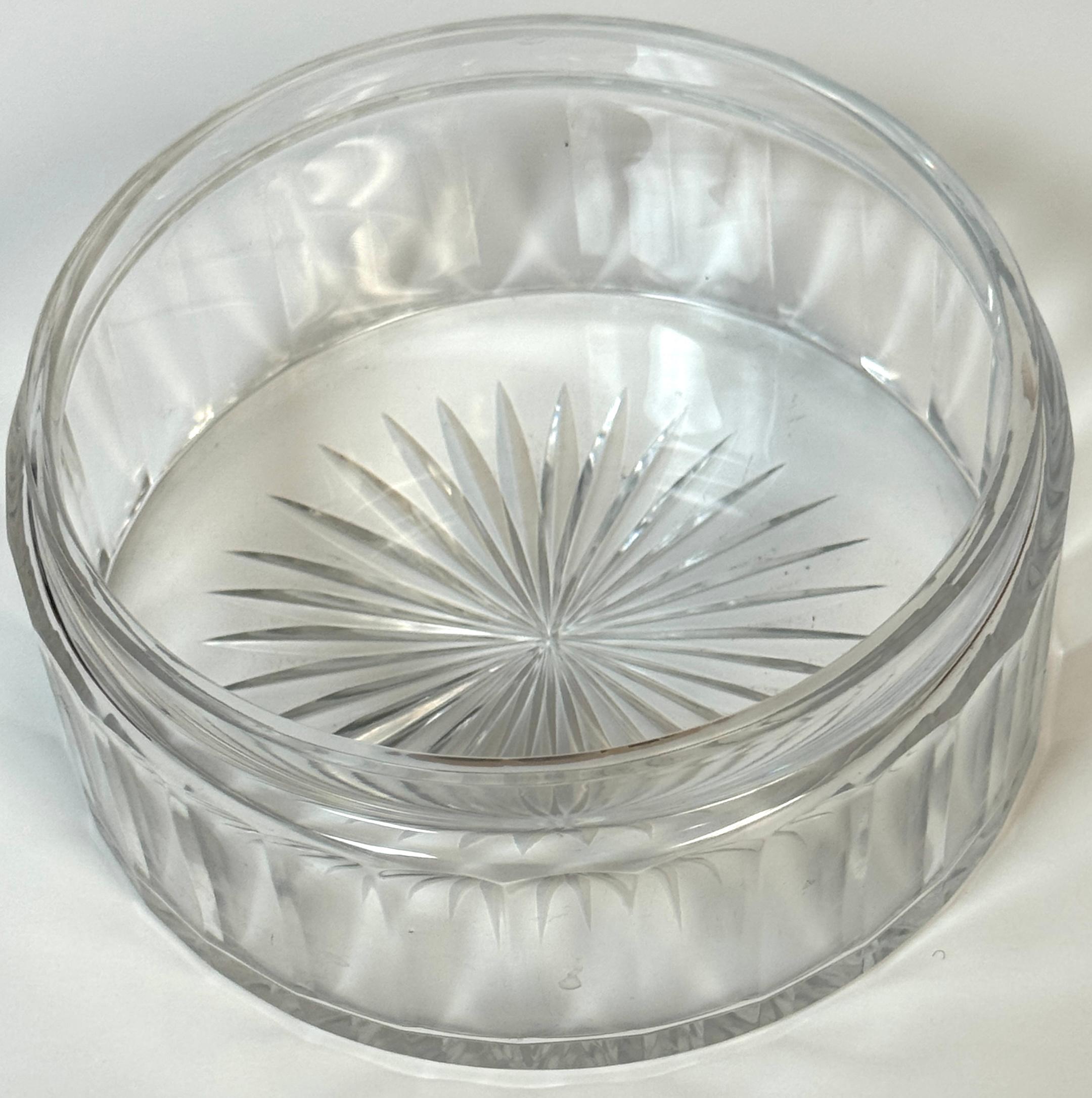 Val Saint Lambert  (Atrib.) Red Floral Cut-to-Clear Crystal Table Box For Sale 2