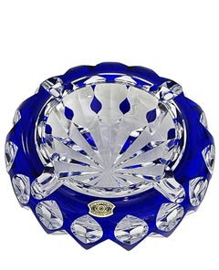 Val Saint Lambert blau geschliffen bis klar Kristall Aschenbecher, signiert