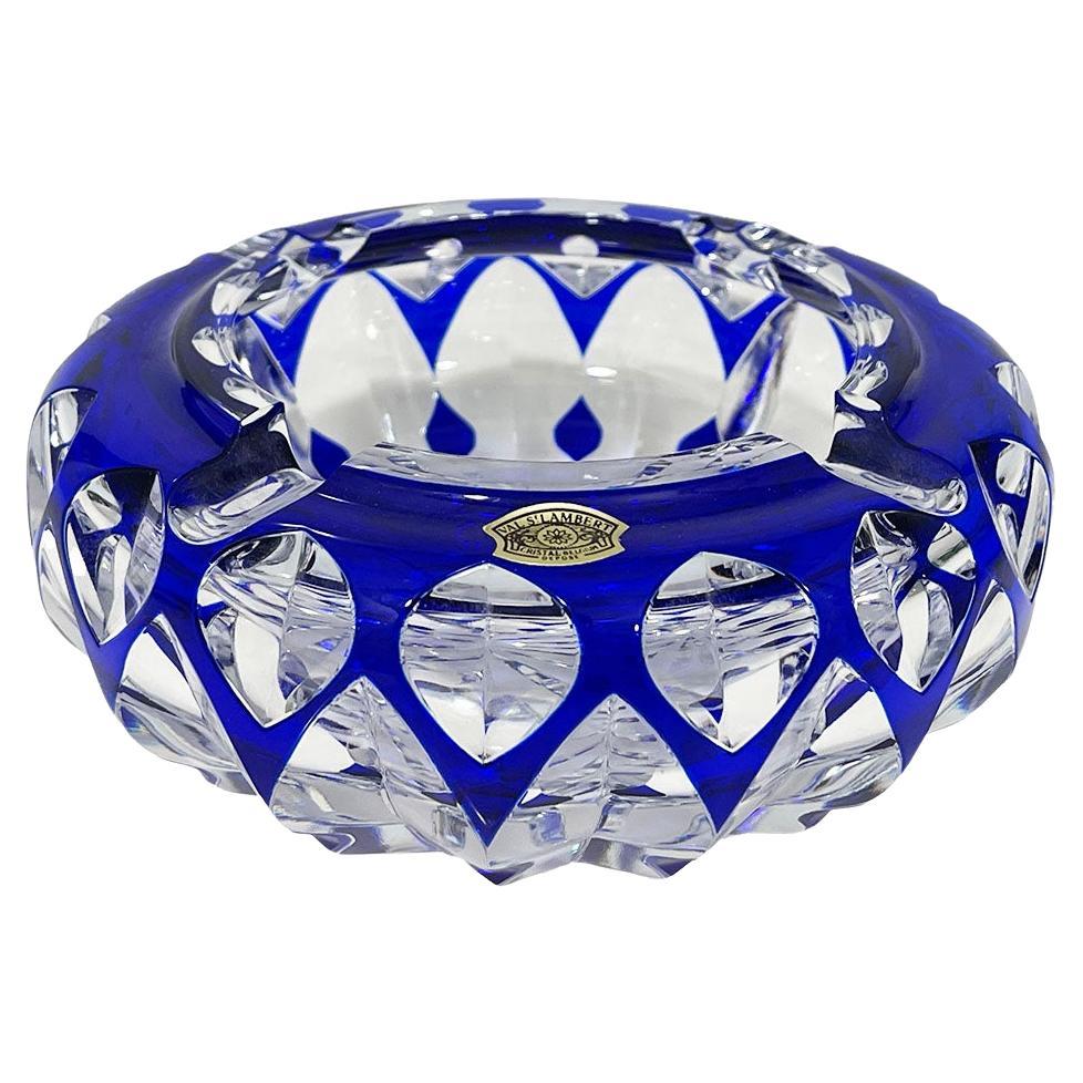 Val Saint Lambert cenicero de cristal azul cortado a transparente, Firmado