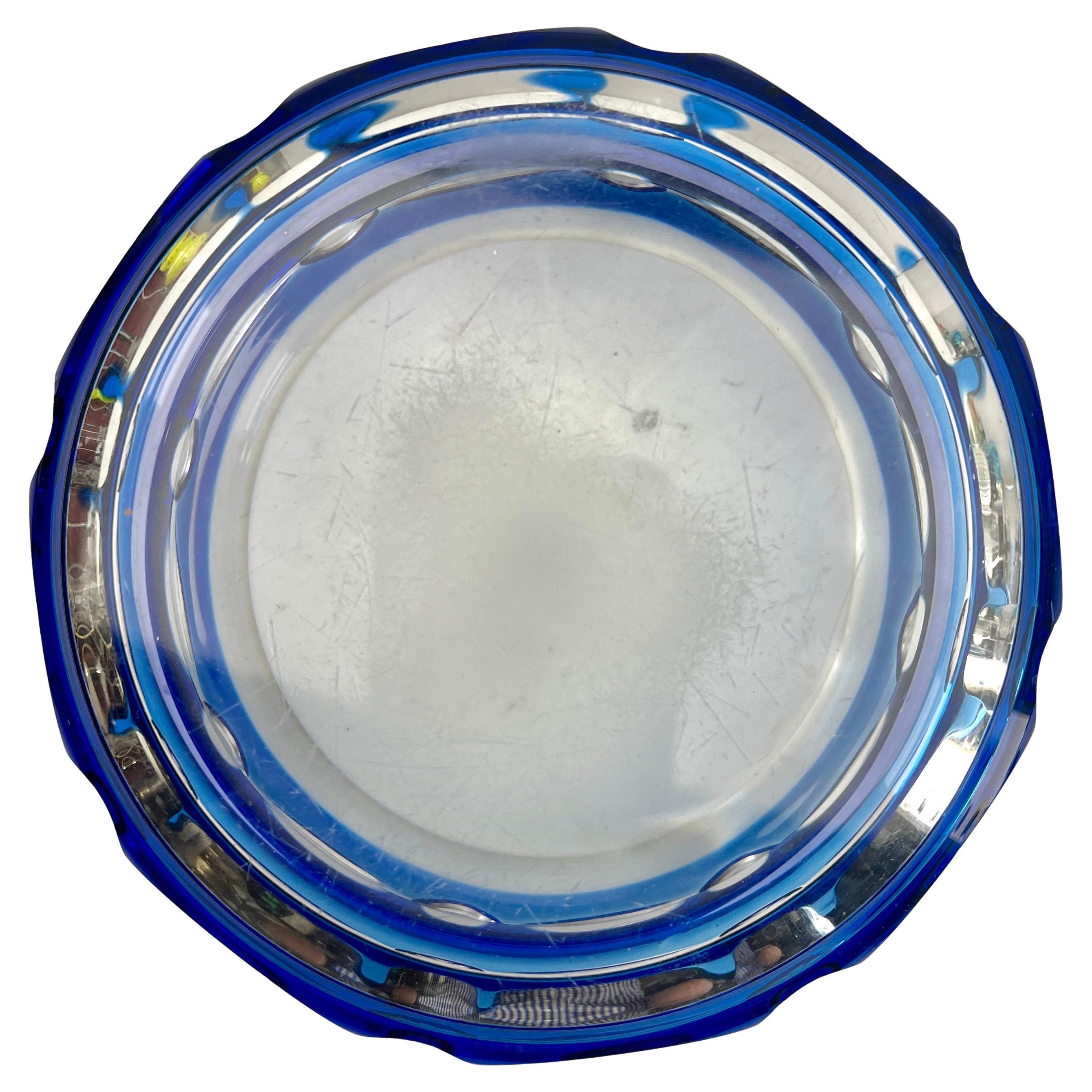 Val Saint Lambert  Bonbonière en cristal bleu cobalt taillé, avec couvercle en vente 1
