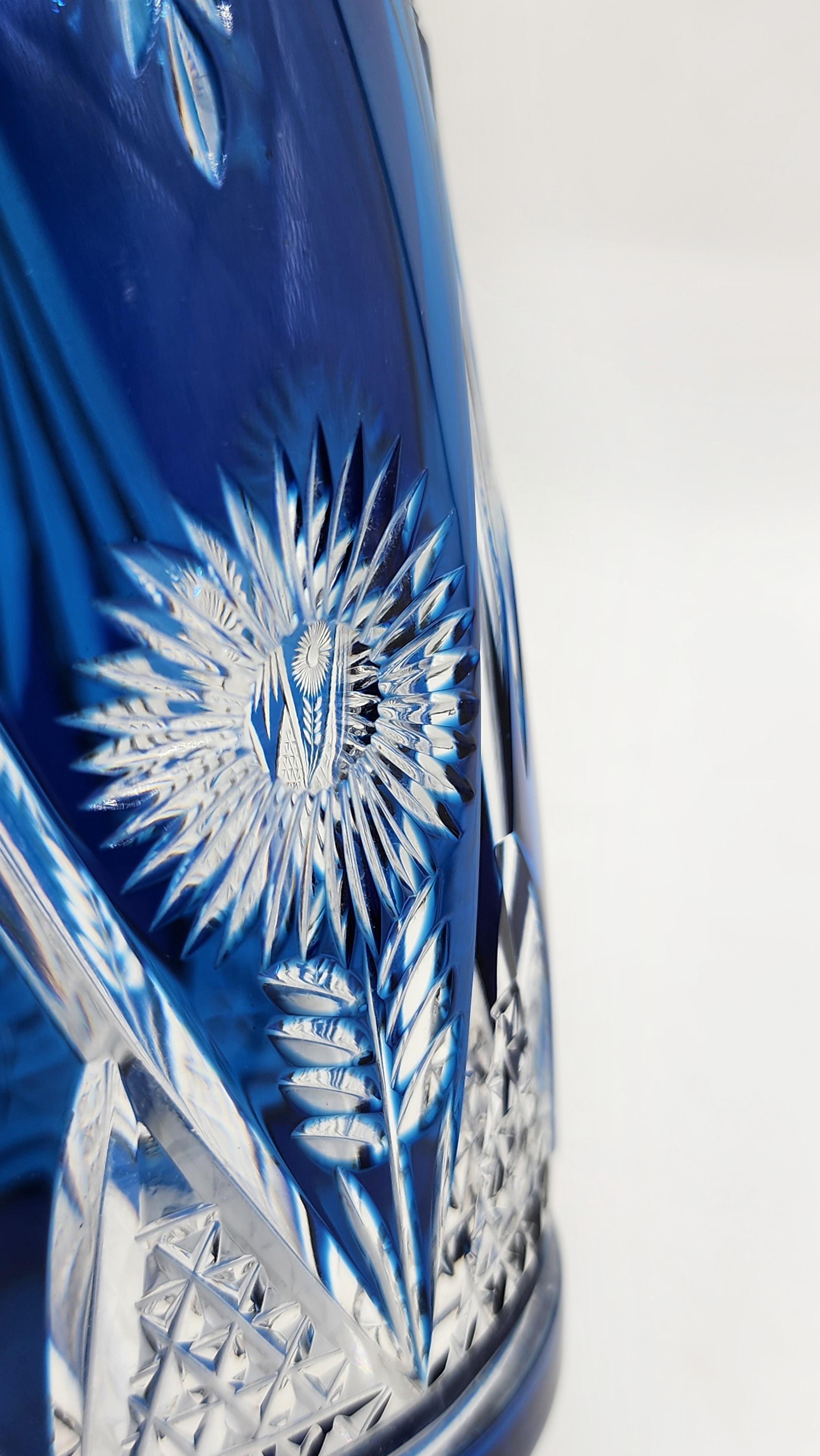 Val Saint Lambert Cut Glass Vase in cobalt blue In Good Condition For Sale In Autonomous City Buenos Aires, CABA