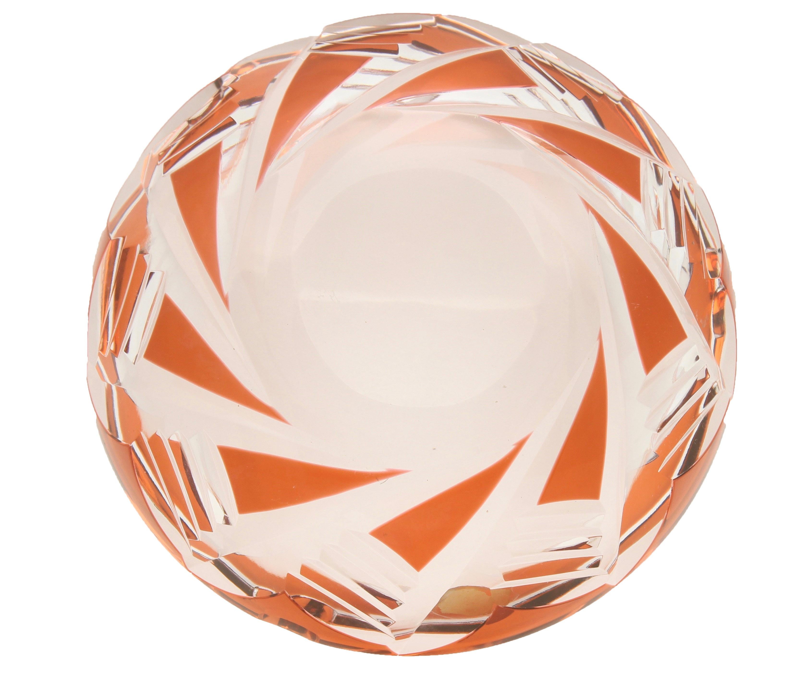 Cendrier circulaire en cristal Val Saint Lambert, taillé à la main pour transparent, signé en vente 3