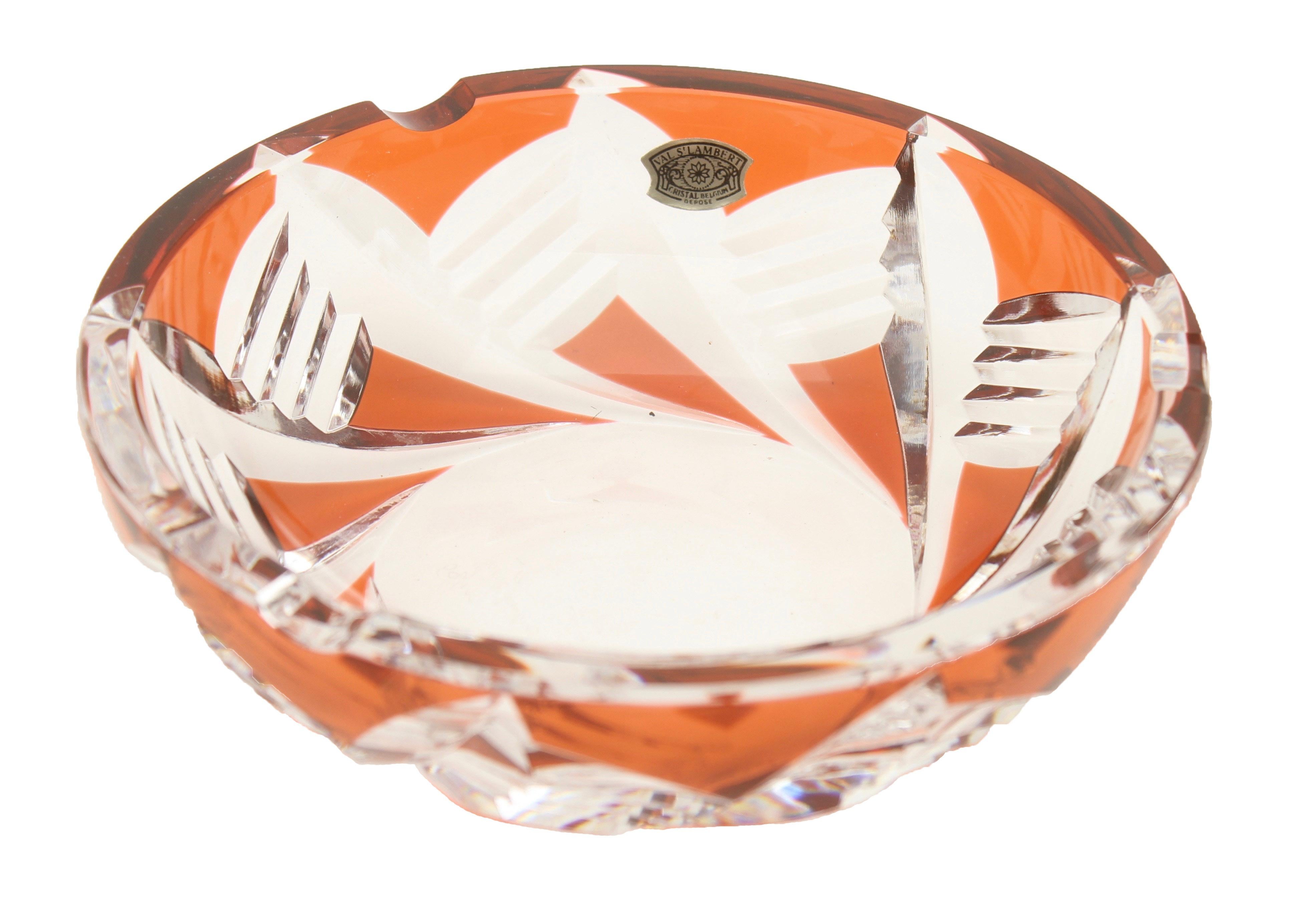 Val Saint Lambert Circular Crystal Ash-Tray, Handcut to Clear, Signed For Sale 1