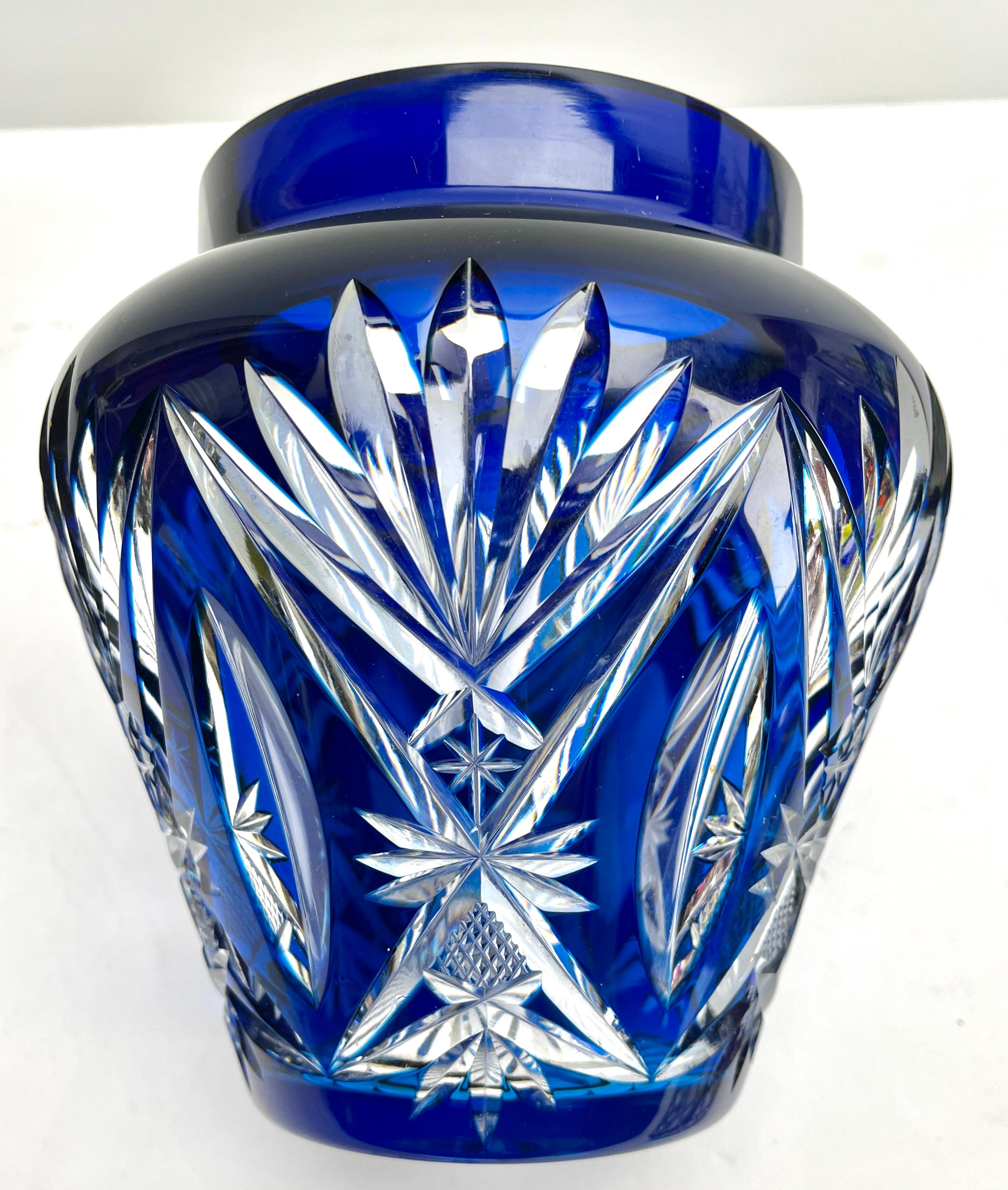 Val Saint Lambert Cobalt 'Pique Fleurs' Vase, Crystal Cut-to-Clear, with Grille In Good Condition For Sale In Verviers, BE