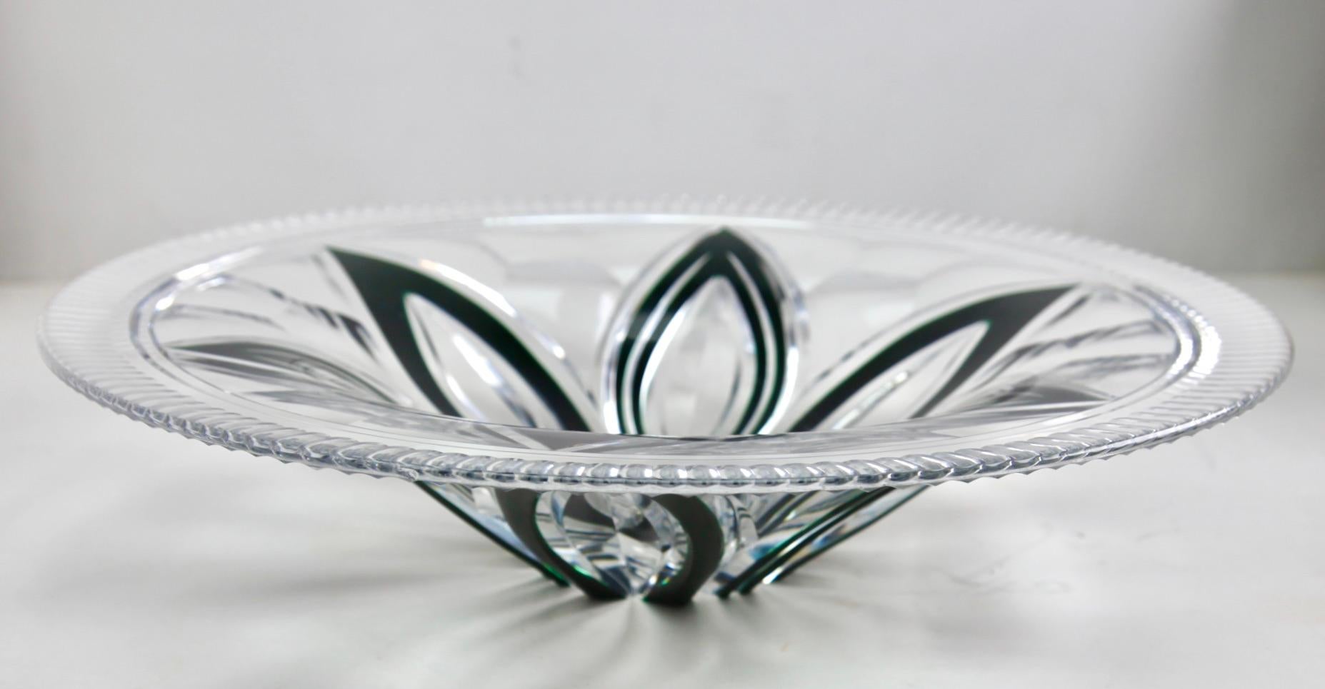 Val Saint Lambert Centro de mesa de cristal, Frutero tallado en transparente Belga en venta