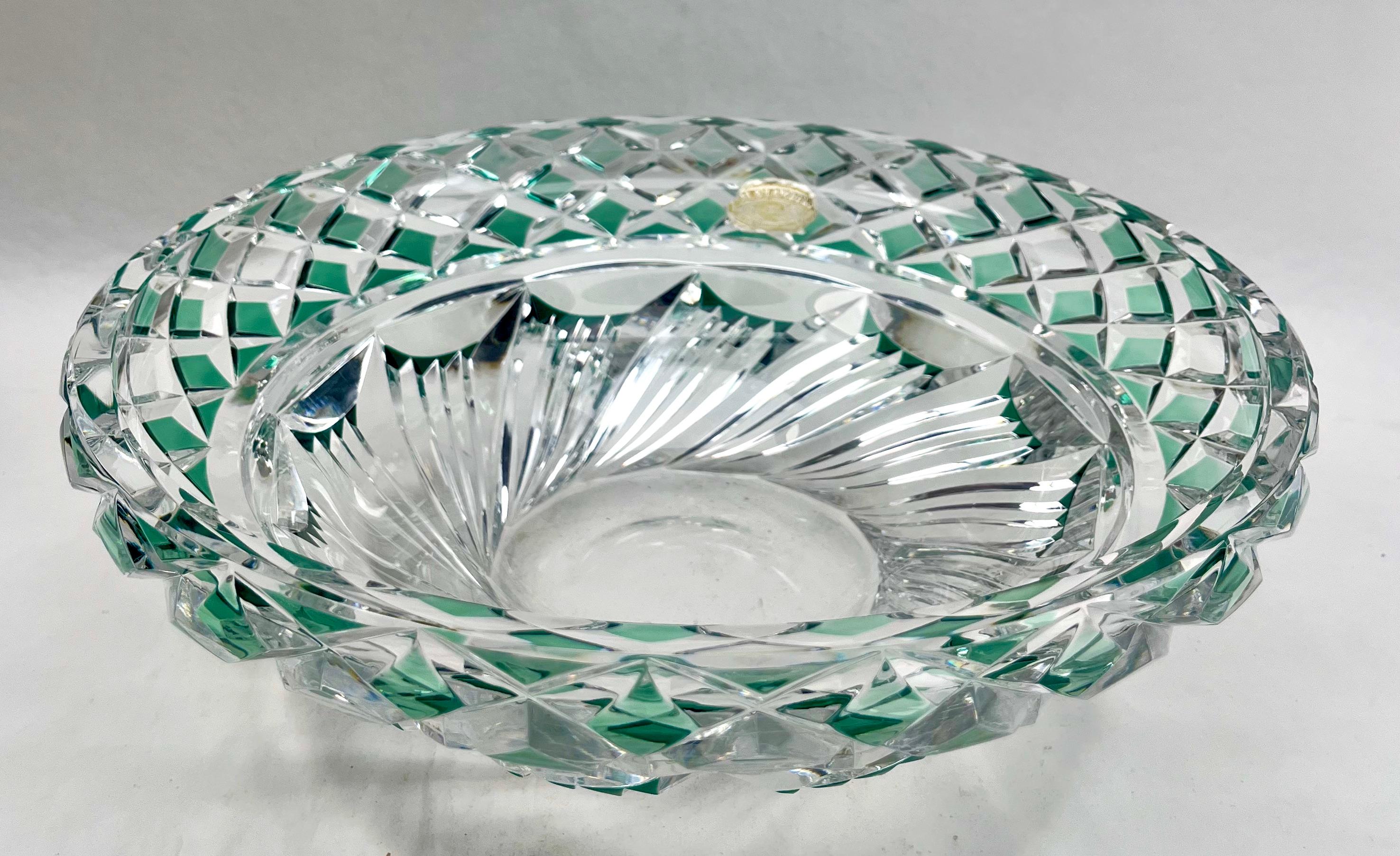 Val Saint lambert Signed and Label Crystal Centerpiece cut to clear, 
Beautiful Val Saint Lambert circular Crystal Fruit bowl, hand-cut-to-clear,
the glass is thick, deeply and evenly cut,

Origin: Belgium in excellent condition.
There was a lot of