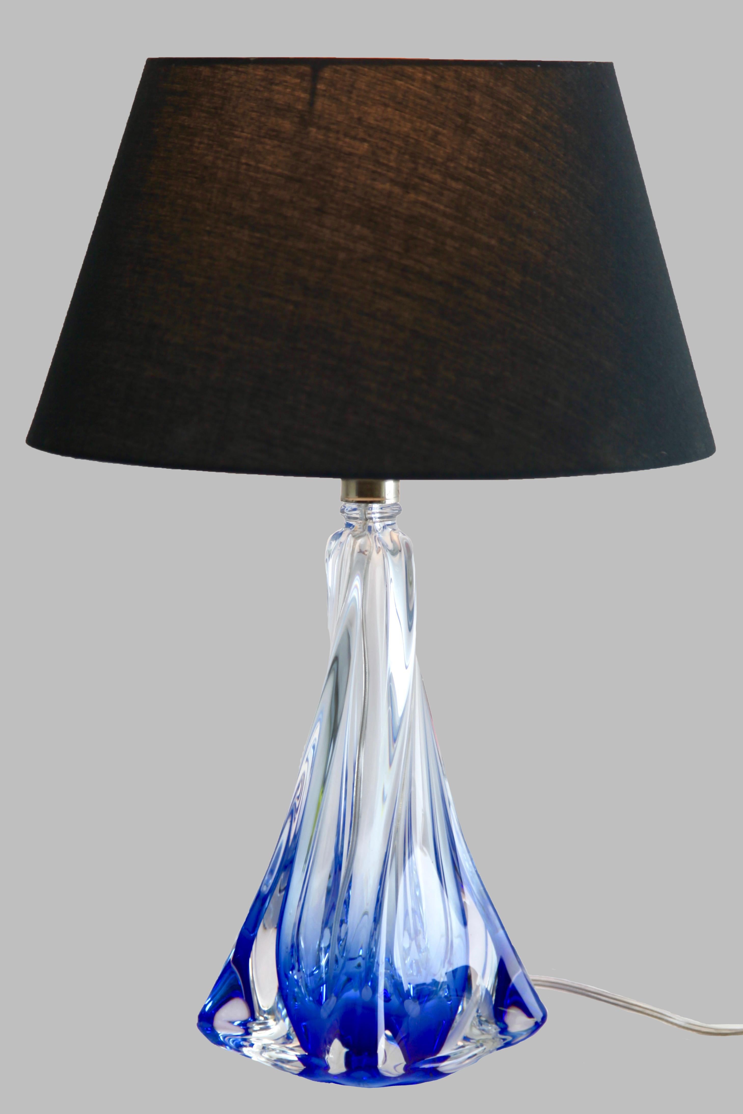 Val St. Lambert is a Belgian crystal glassware manufacturer, founded in 1826 and based in Seraing. It is the official glassware supplier to King Albert II.

The sizes are measured without lampshade.
Height 32 cm 12.59 inch diameter 15 cm 5.9