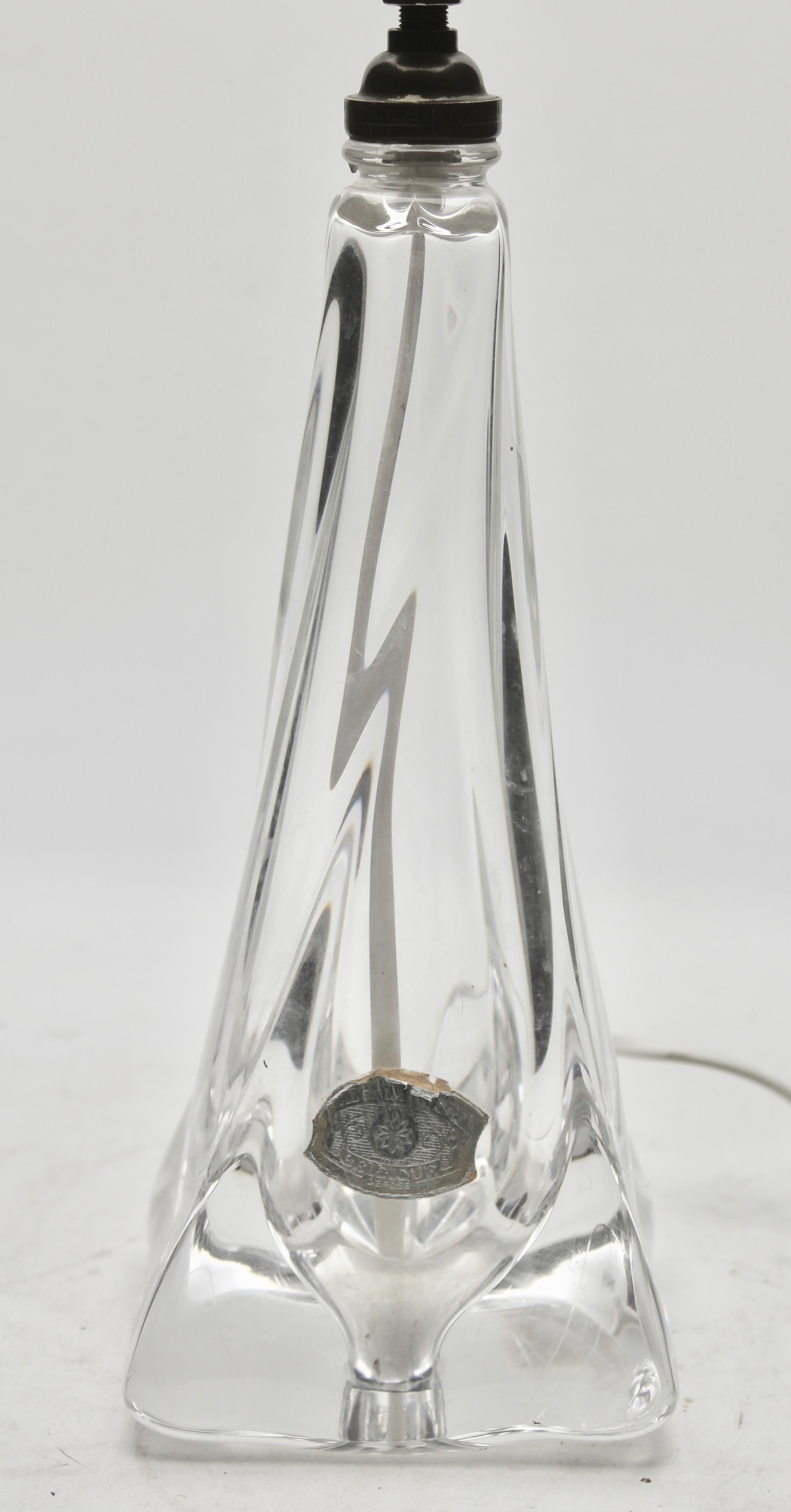Val Saint Lambert est un fabricant belge de verres de cristal, fondé en 1826 et basé à Seraing. Elle est le fournisseur officiel de verrerie du roi Albert II. 
Val Saint Lambert et label.
Les tailles sont mesurées sans abat-jour.

Poids de la