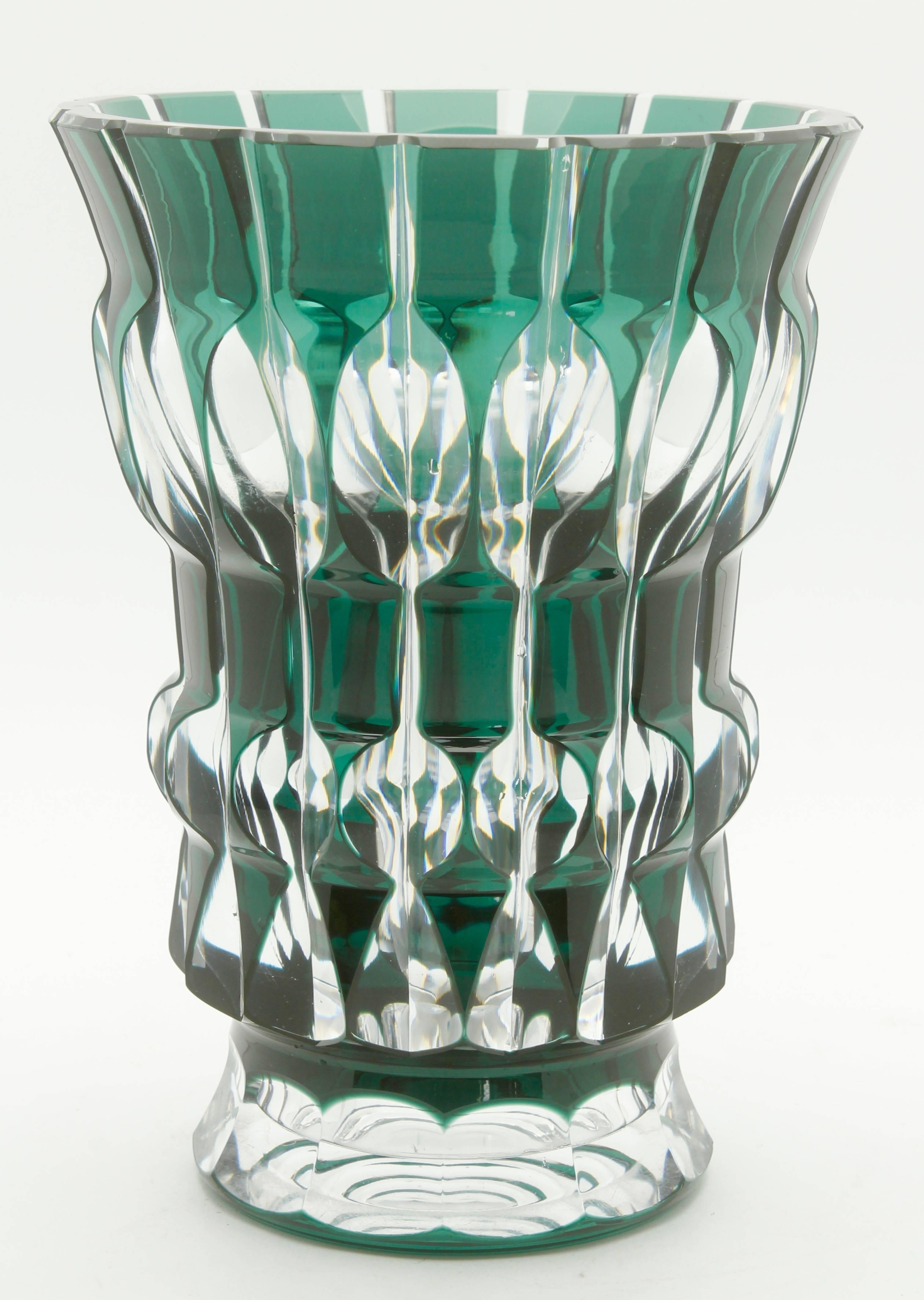 Val Saint-Lambert vase 'Aglea' CG949, Charles Graffart, catalogue, 1950.

Beautiful signed Val Saint Lambert circular crystal vase, handcut-to-clear, the glass is thick, deeply and evenly cut,
Signed on bottom: Val St. Lambert, circa