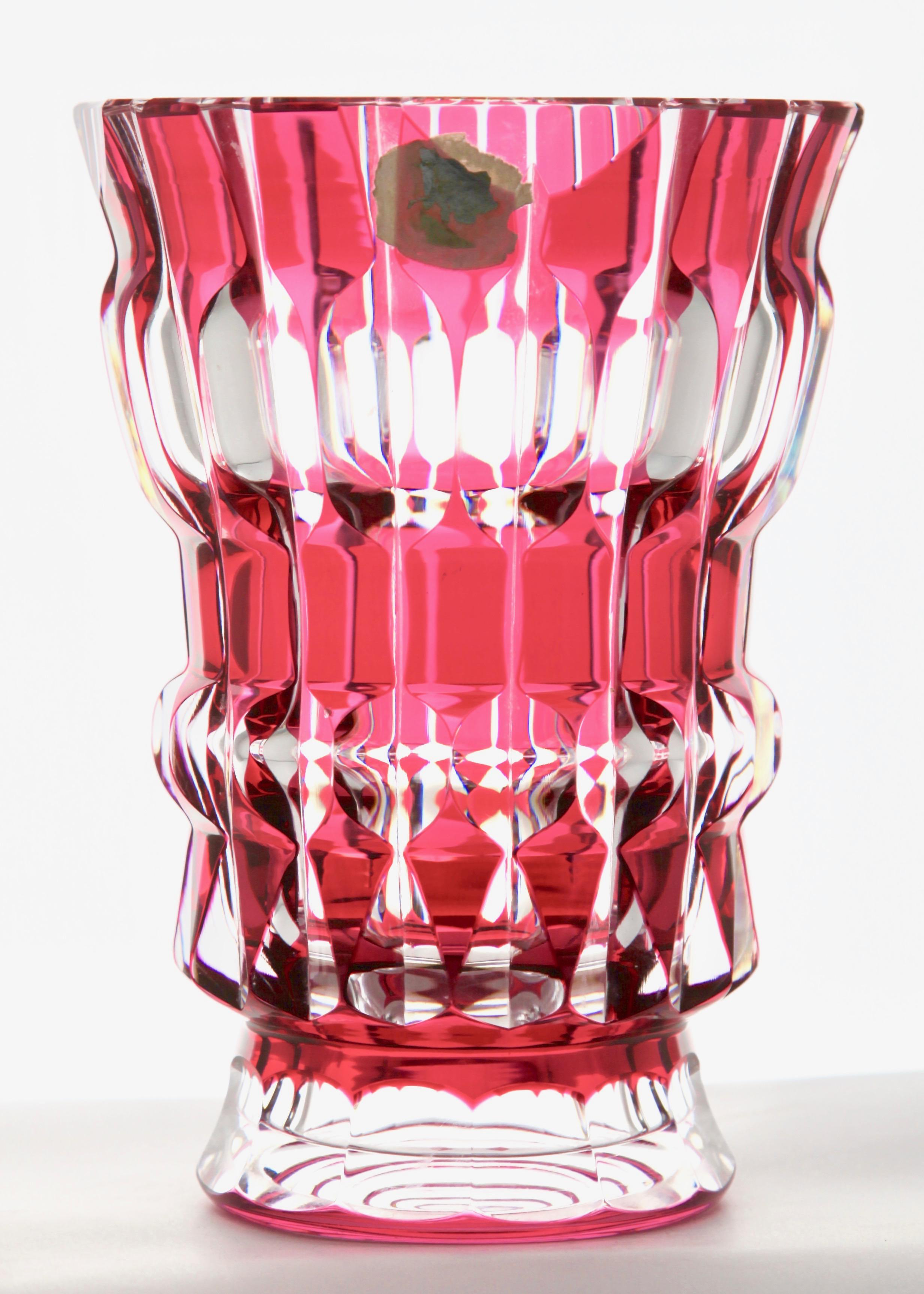 Facetté Vase en cristal du Val Saint Lambert Charles Graffart taillé en clair signé en vente