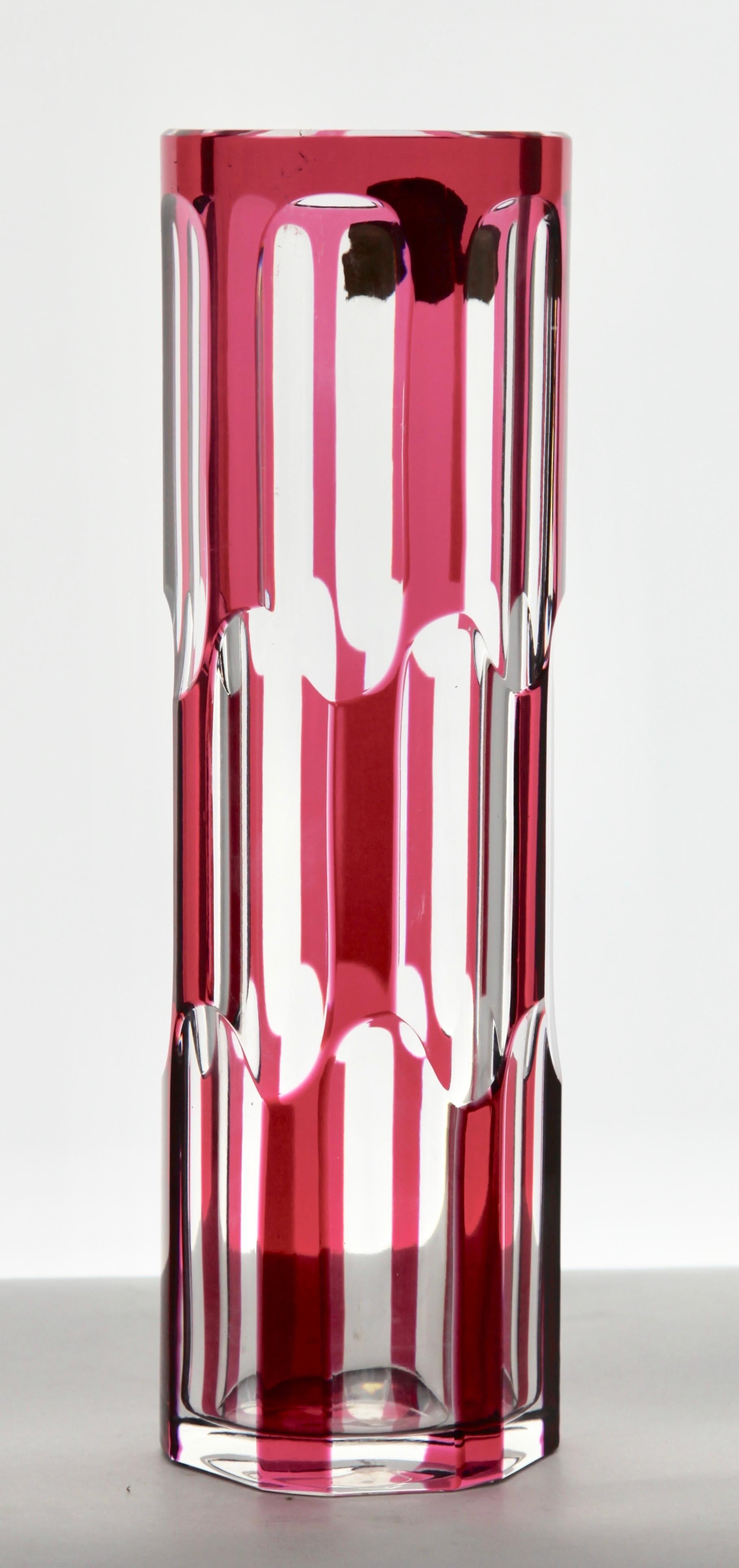 Vase en cristal Val Saint Lambert signé Charles Graffart, découpé à la poignée Bon état - En vente à Verviers, BE