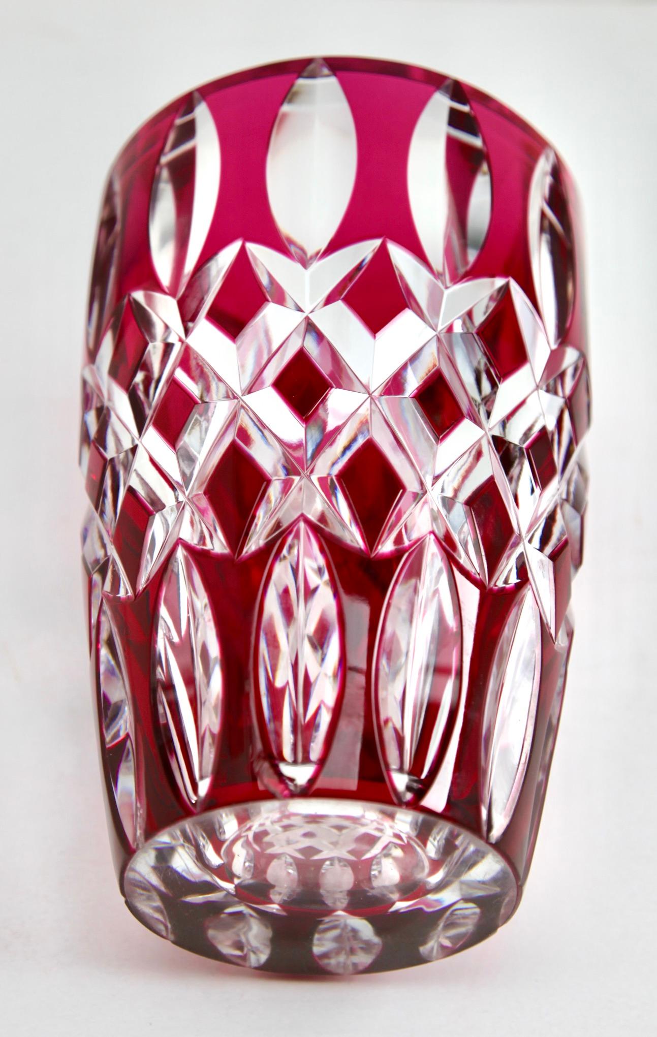 Facetté Vase en cristal du Val Saint Lambert Charles Graffart taillé en clair signé en vente