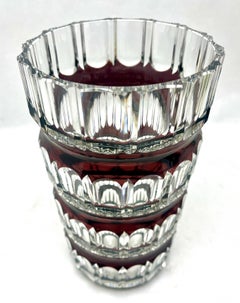 Vase en cristal du Val Saint Lambert taillé en Belgique claire, années 1950