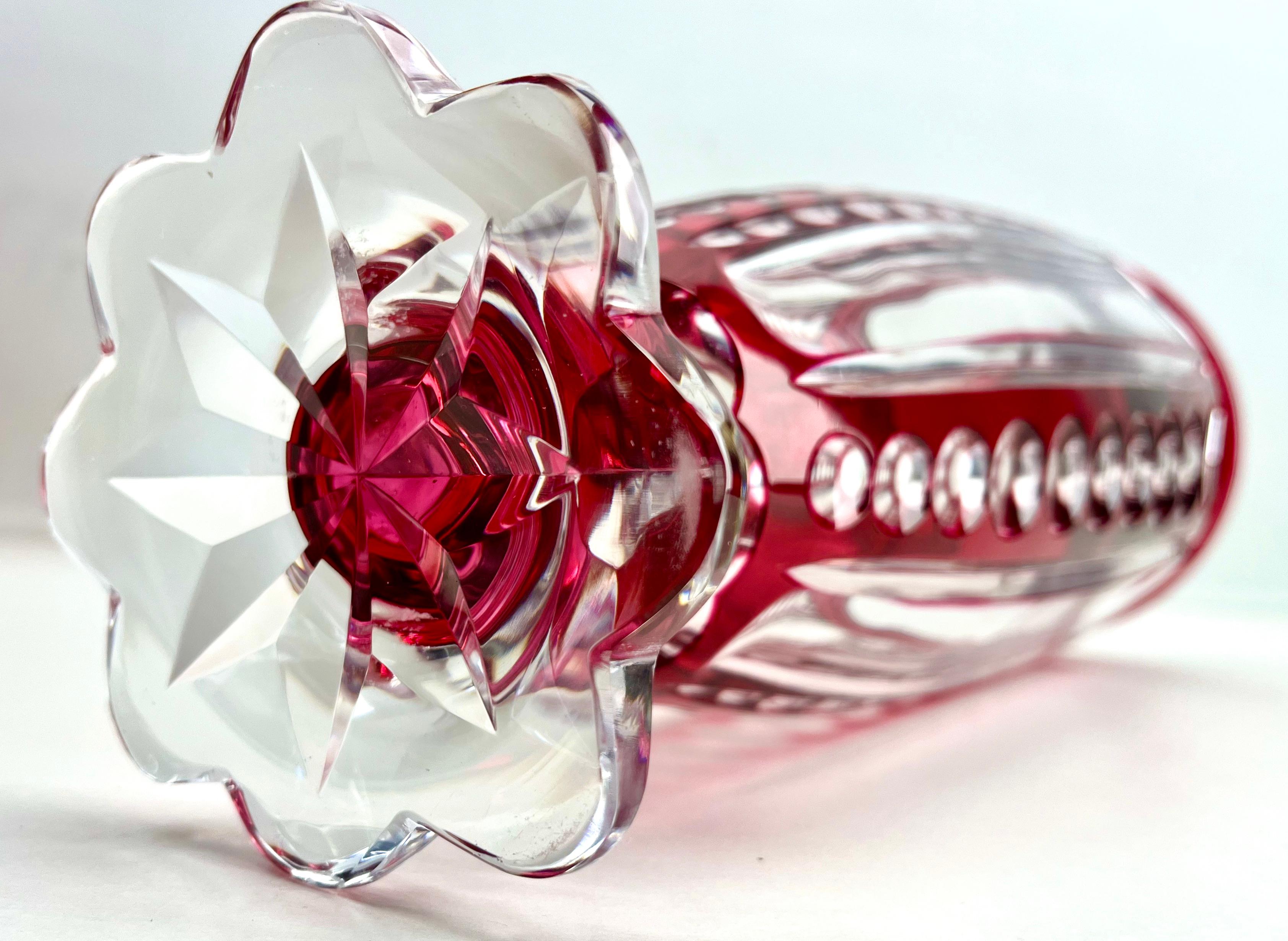 Belge Vase en cristal Val Saint Lambert taillé à clair  en vente