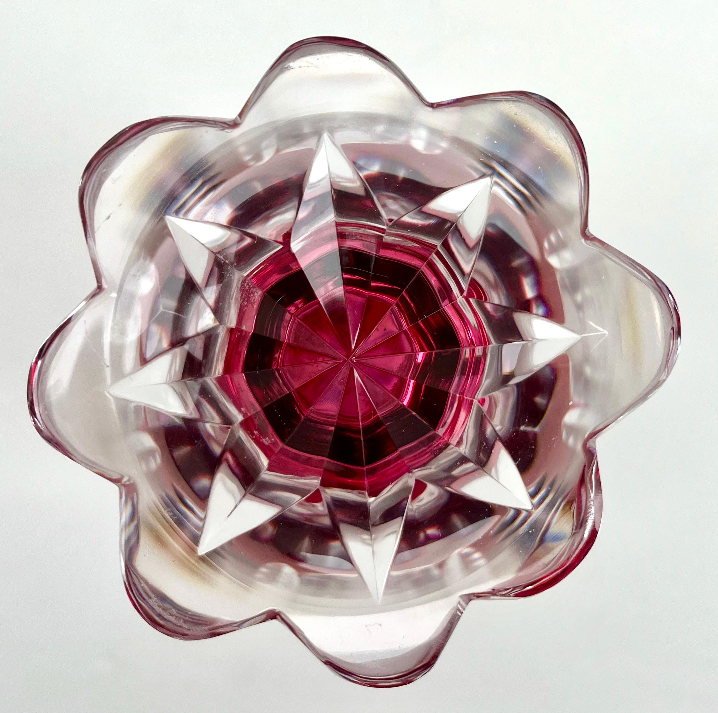 Cristal Vase en cristal Val Saint Lambert taillé à clair  en vente