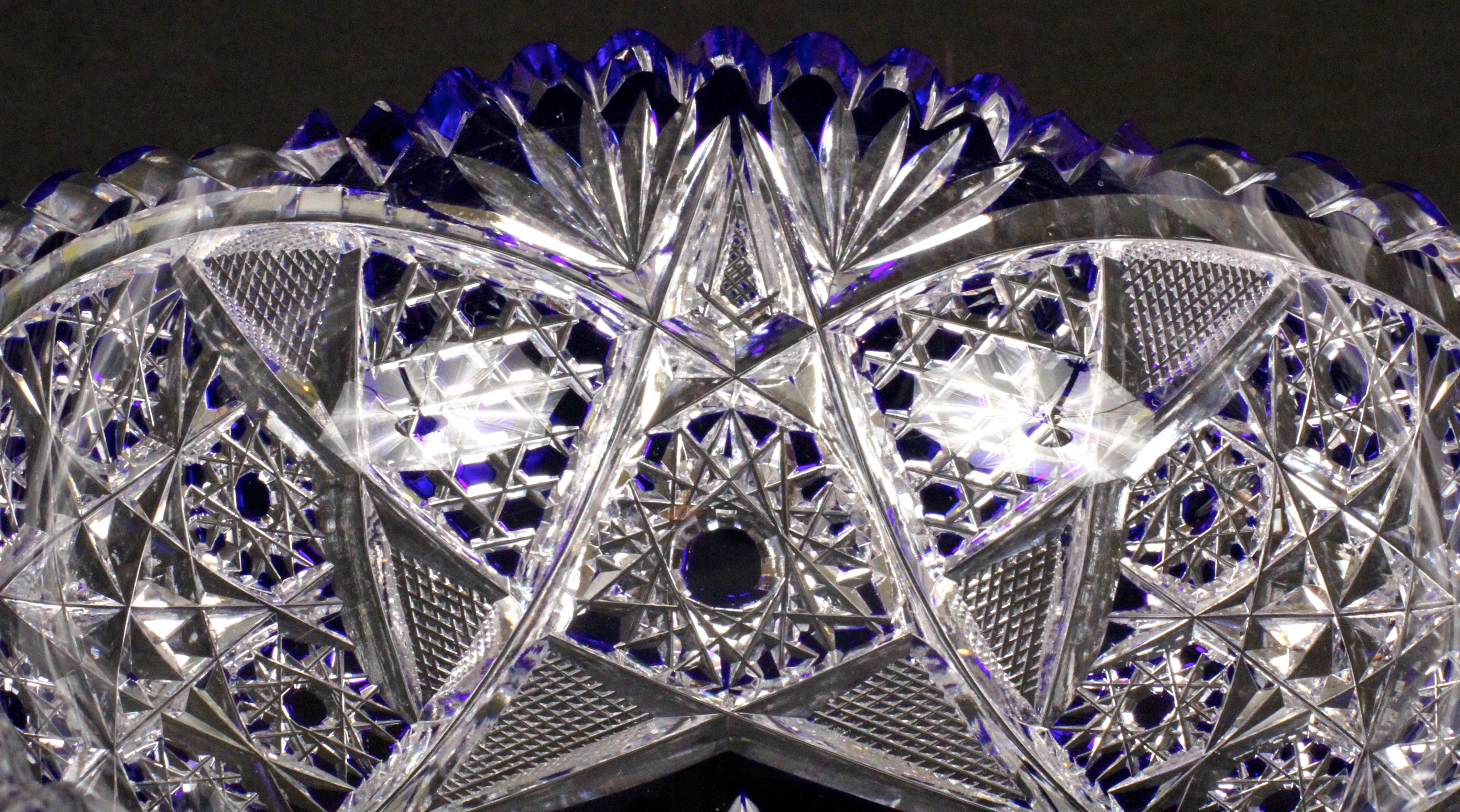 Début du 20ème siècle Val Saint Lambert Coupe en cristal taillé cobalt petit bleu en vente
