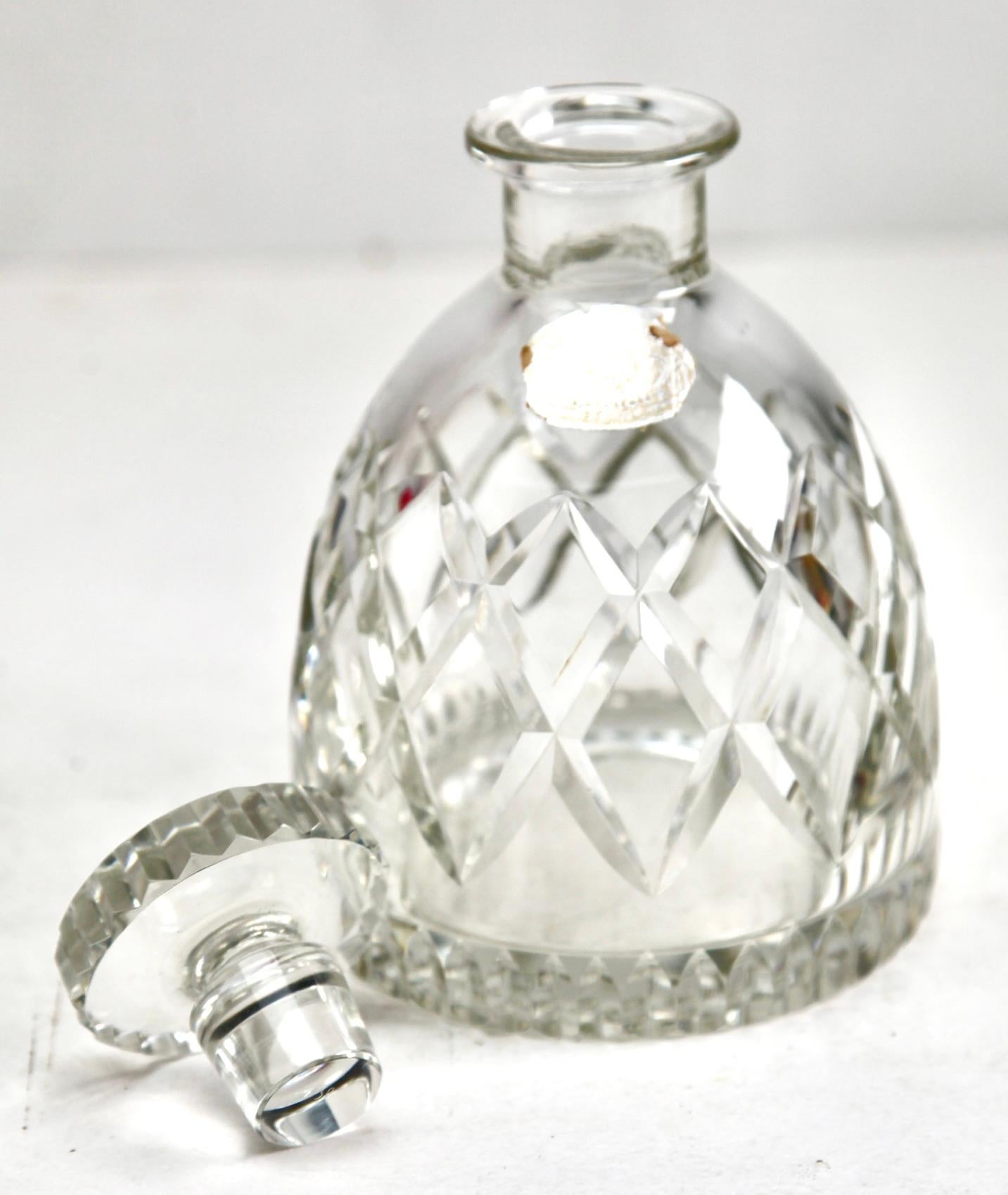 Mid-Century Modern Carafe en cristal taillé du Val Saint Lambert 20ème siècle, fondée en 1826, Belgique en vente