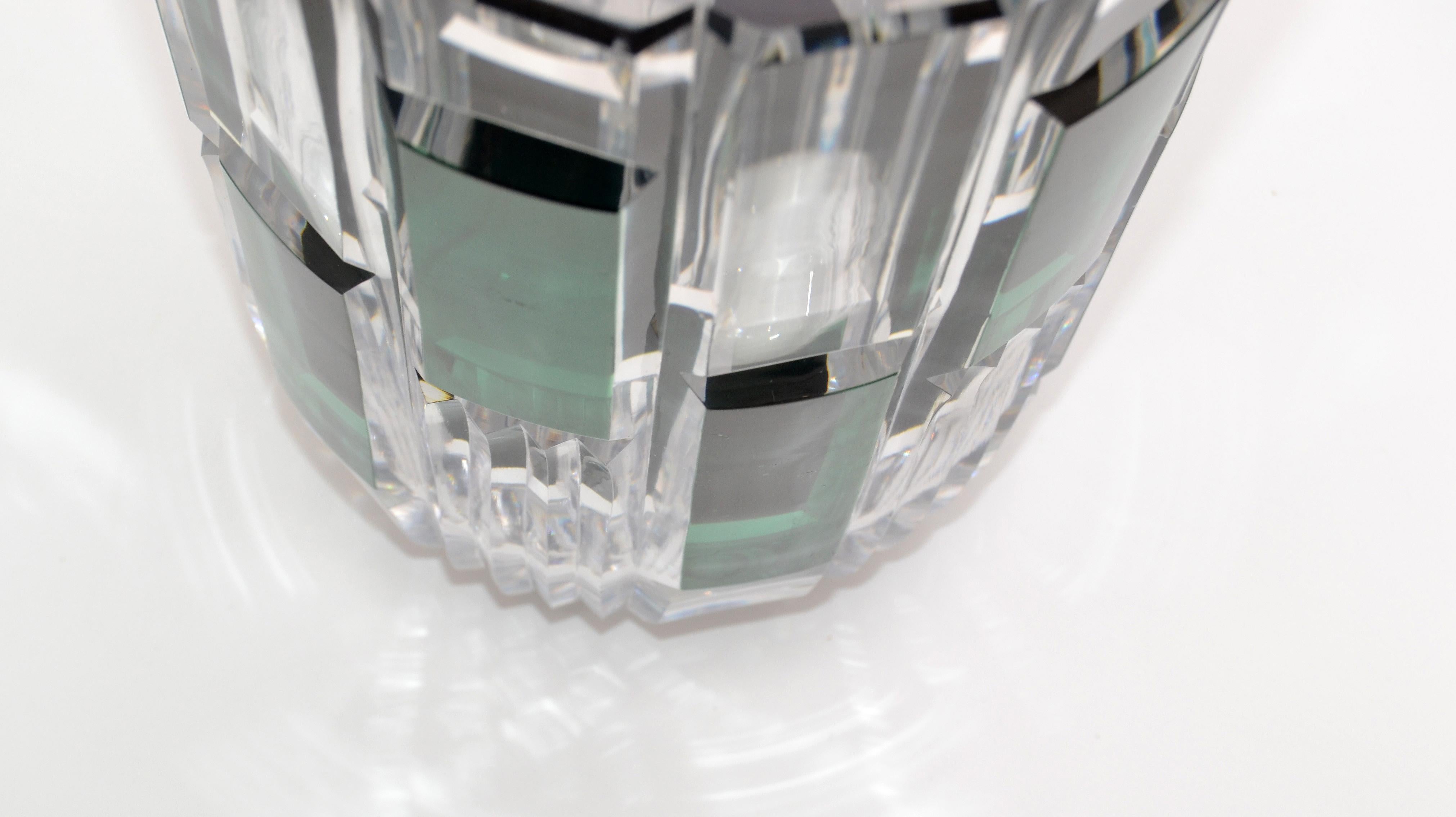 Vase en cristal taillé Val Saint Lambert de Charles Graffart transparent et vert, Belgique, années 1950 Bon état à Miami, FL