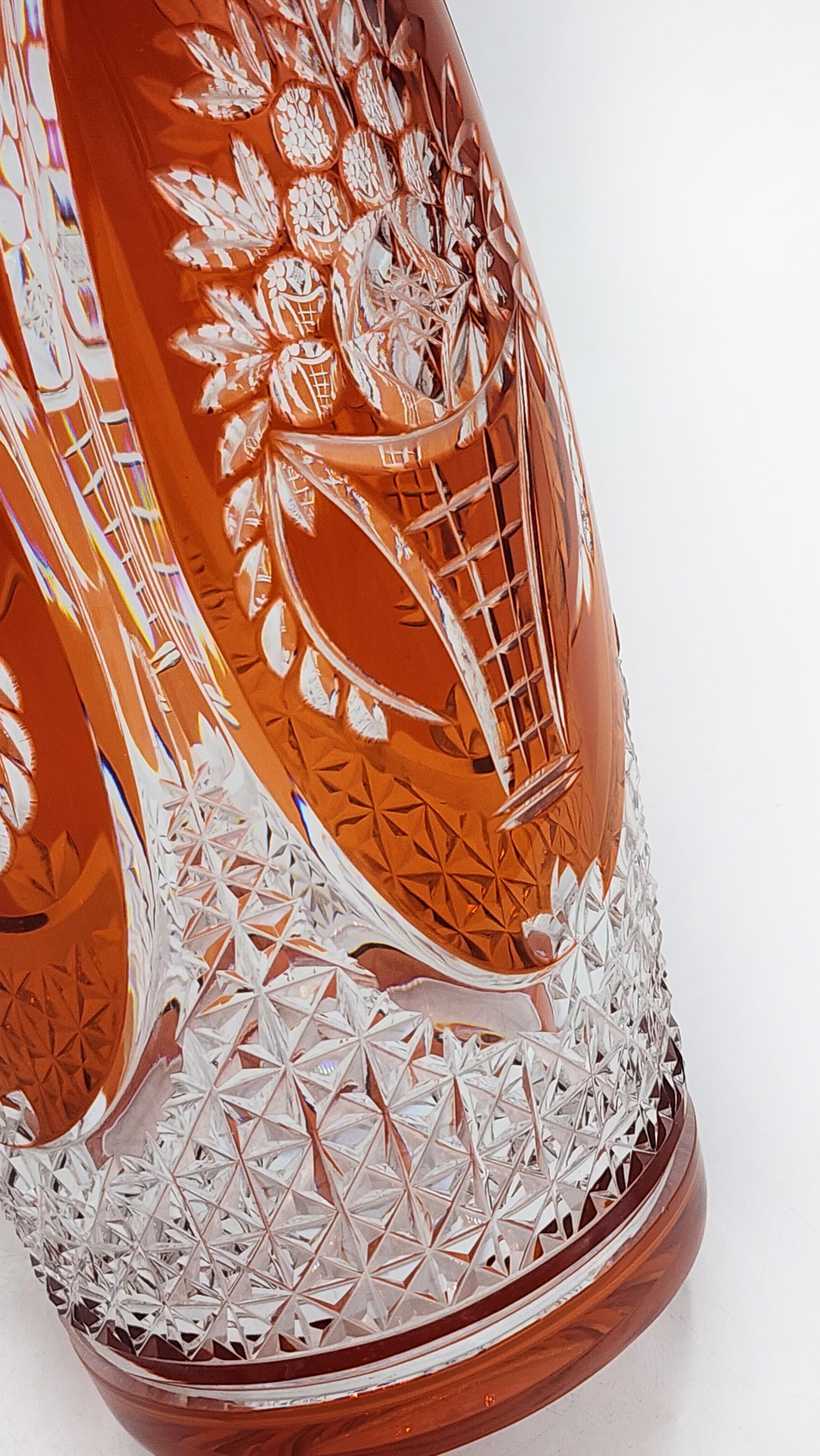 Vase en verre taillé Val Saint Lambert en rouge rubis Bon état - En vente à Autonomous City Buenos Aires, CABA