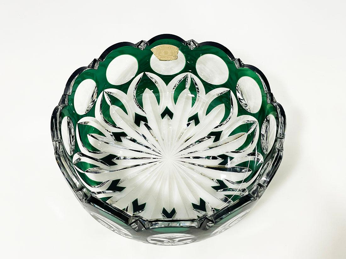 Val Saint Lambert green cut-to clear crystal centerpiece fruit bowl, Signed

A Belgium large green colored cut to clear crystal centerpiece from Val Saint Lambert, Belgium, established since 1826. 
The large bowl is signed on the bottom and the bowl