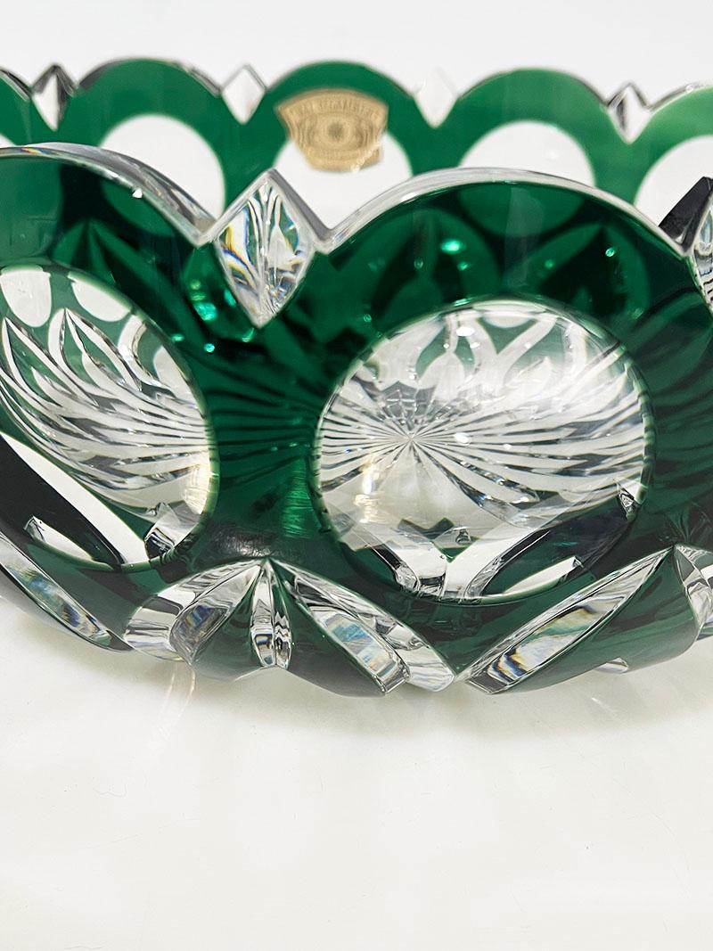 Val Saint Lambert green cut-to clear crystal centerpiece fruit bowl, Signed For Sale 1
