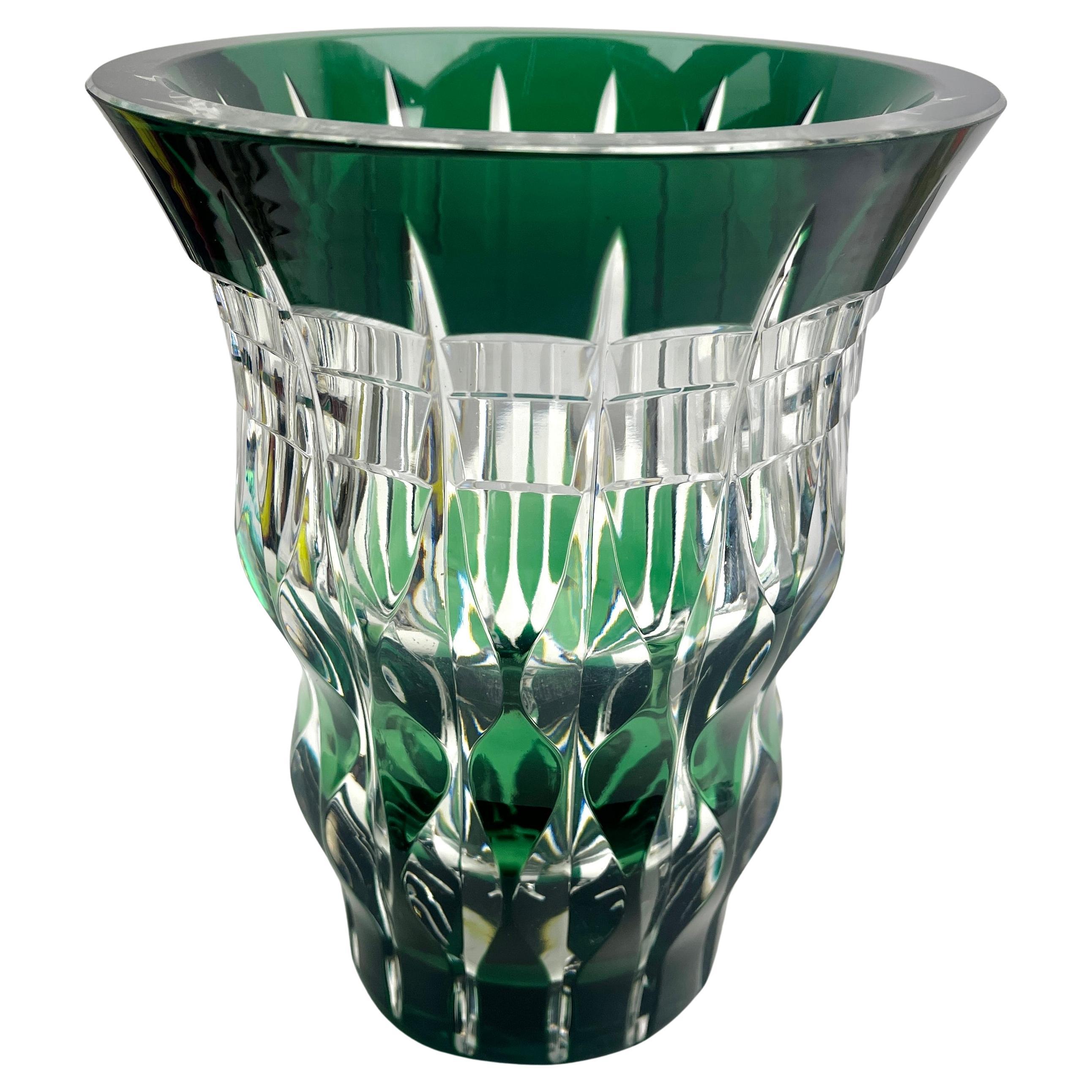Val Saint Lambert Label Vase en cristal taillé à claire-voie, 
Magnifique vase circulaire en cristal de Val Saint Lambert, taillé à la main,
le verre est épais, profondément et uniformément coupé,

Origine : Belgique : Belgique en excellent état.
La