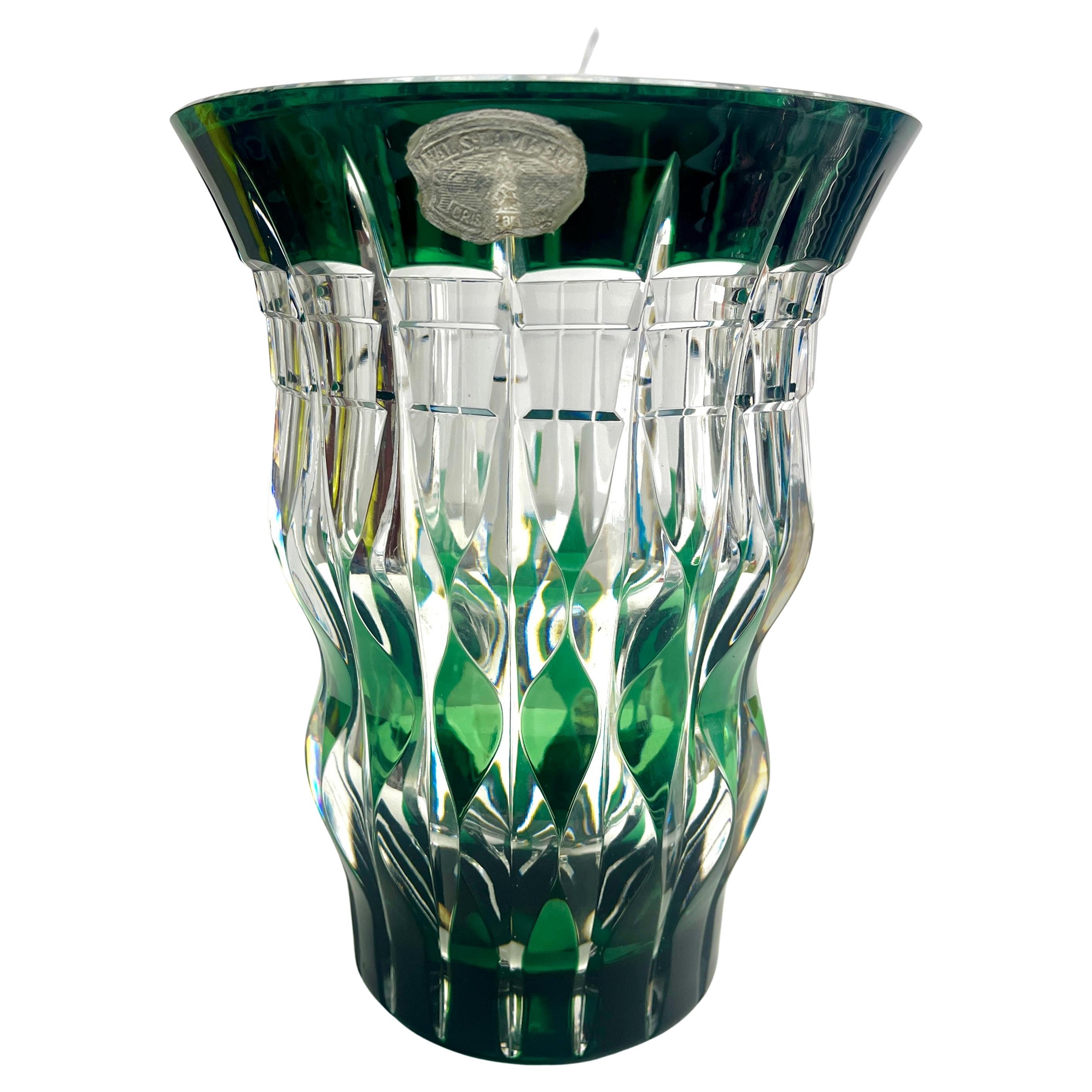 Belge Val Saint Lambert Label Vase en cristal vert taillé à la main Belgique années 1950 en vente