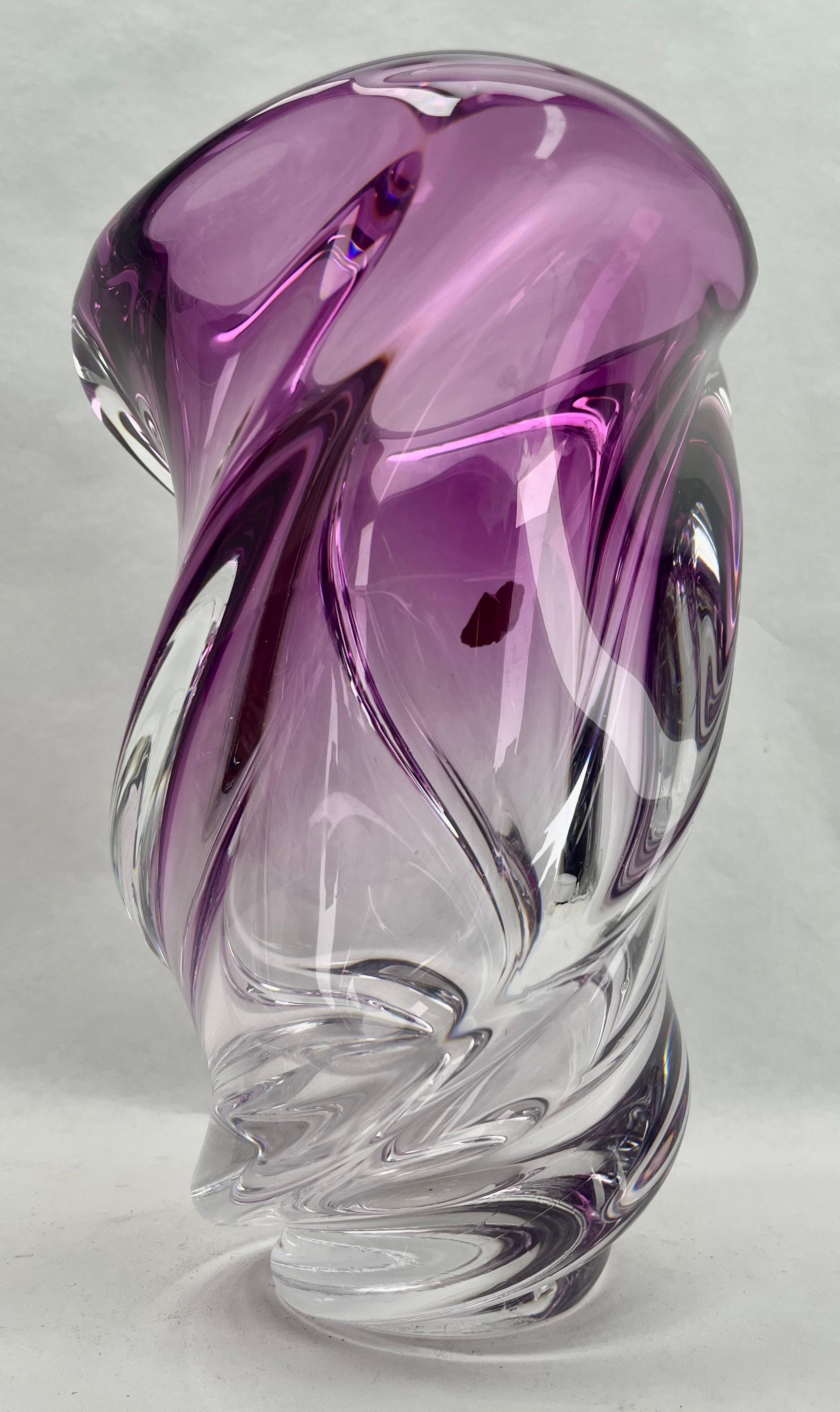 Val Saint Lambert Label Sculpted Crystal Vase with Sommerso Core, Belgium In Good Condition In Verviers, BE