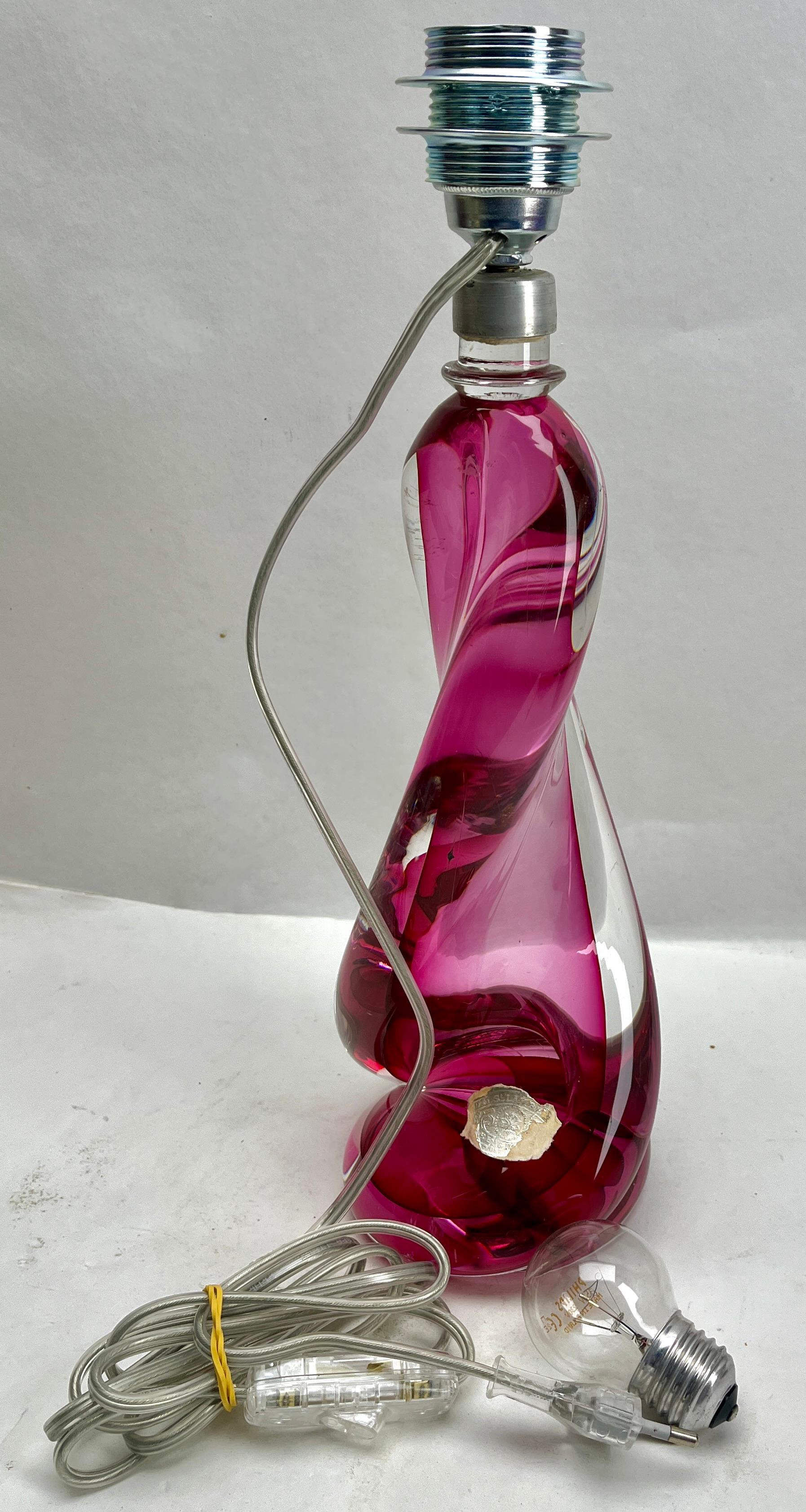 20th Century Val Saint Lambert Label Sommerso Technique Twisted Light Crystal Table Lamp For Sale