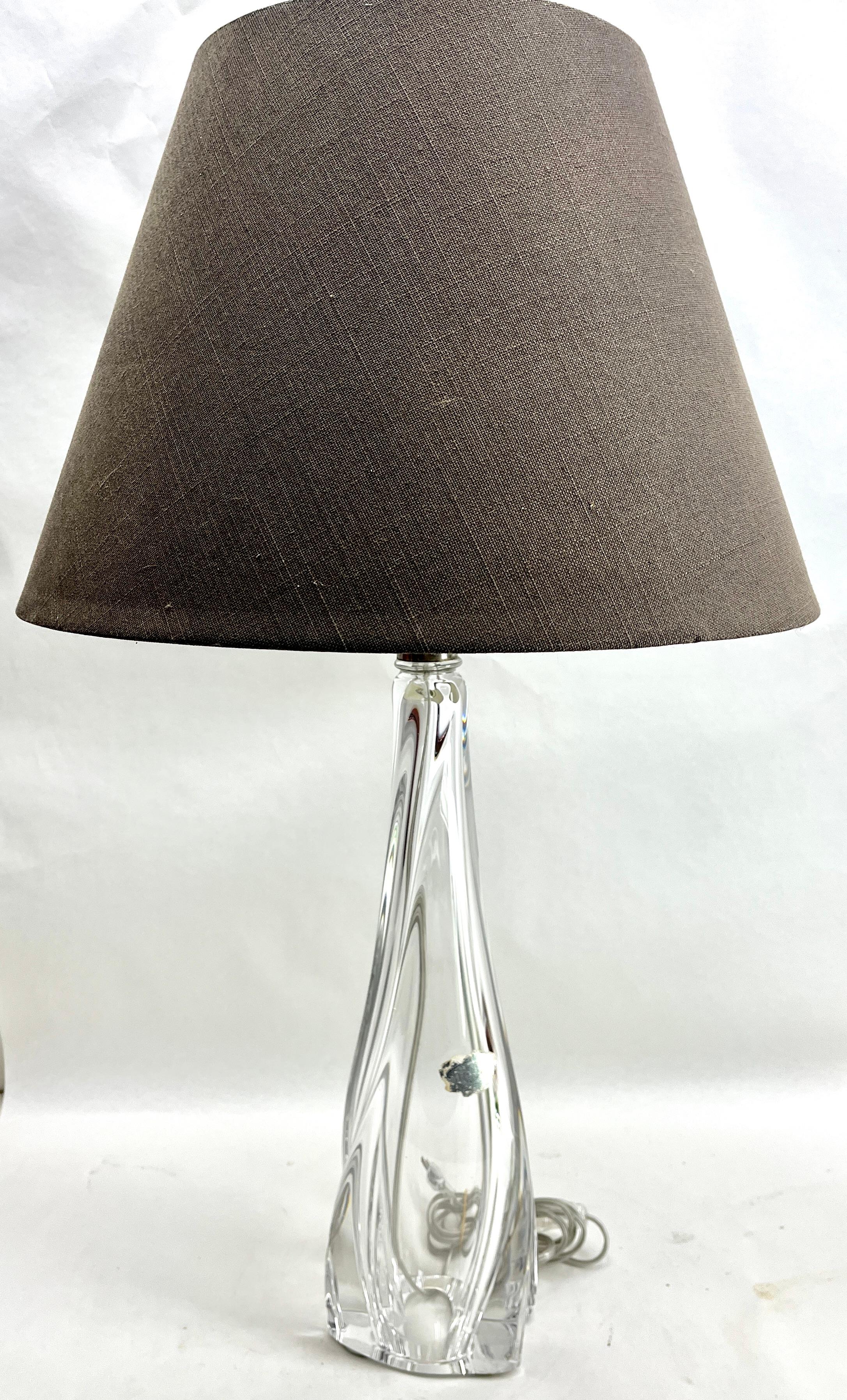This simple yet graceful Cleare table lamp is in large size, 23 inches excluding the lamp-fitting and shade. The colored core in Classic Val Saint Lambert tint, has been given a thick Sommerso (clear crystal casing) so that the object appears
