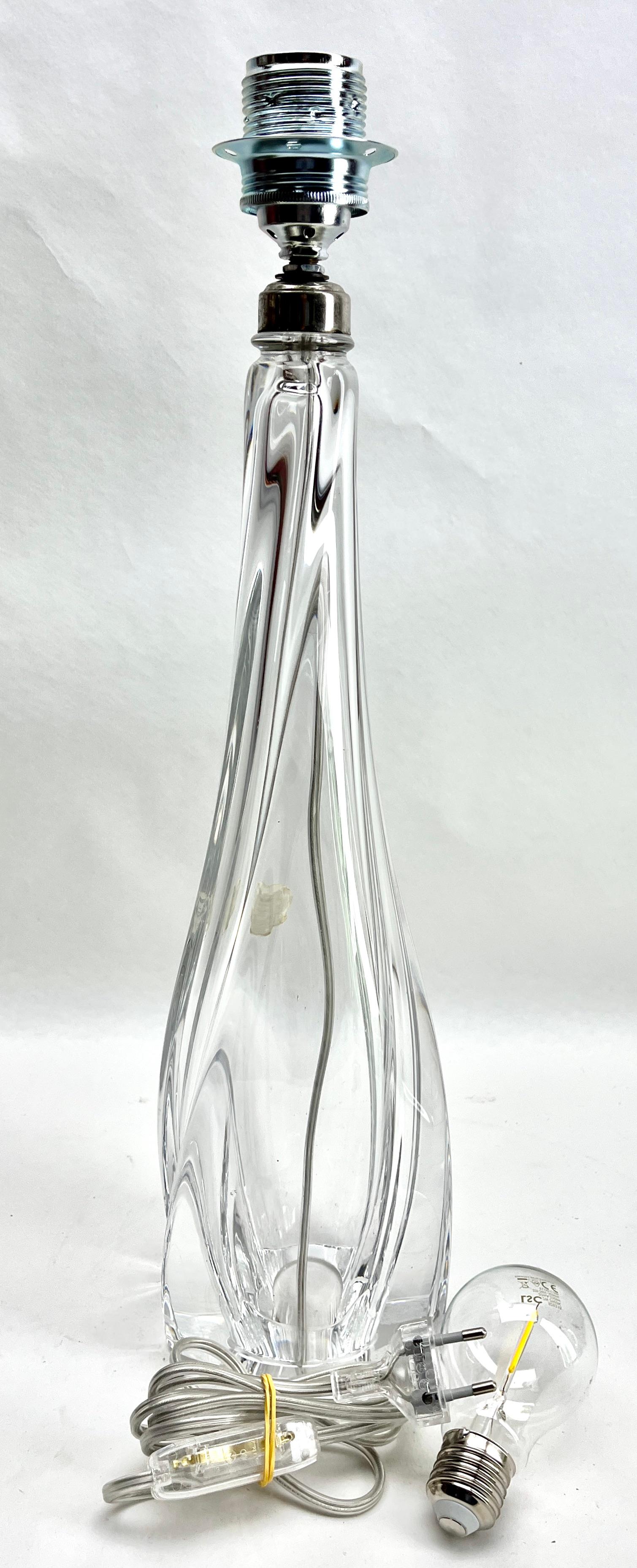 Große Tischlampe aus klarem Kristallglas von Val Saint Lambert  (Glaskunst) im Angebot